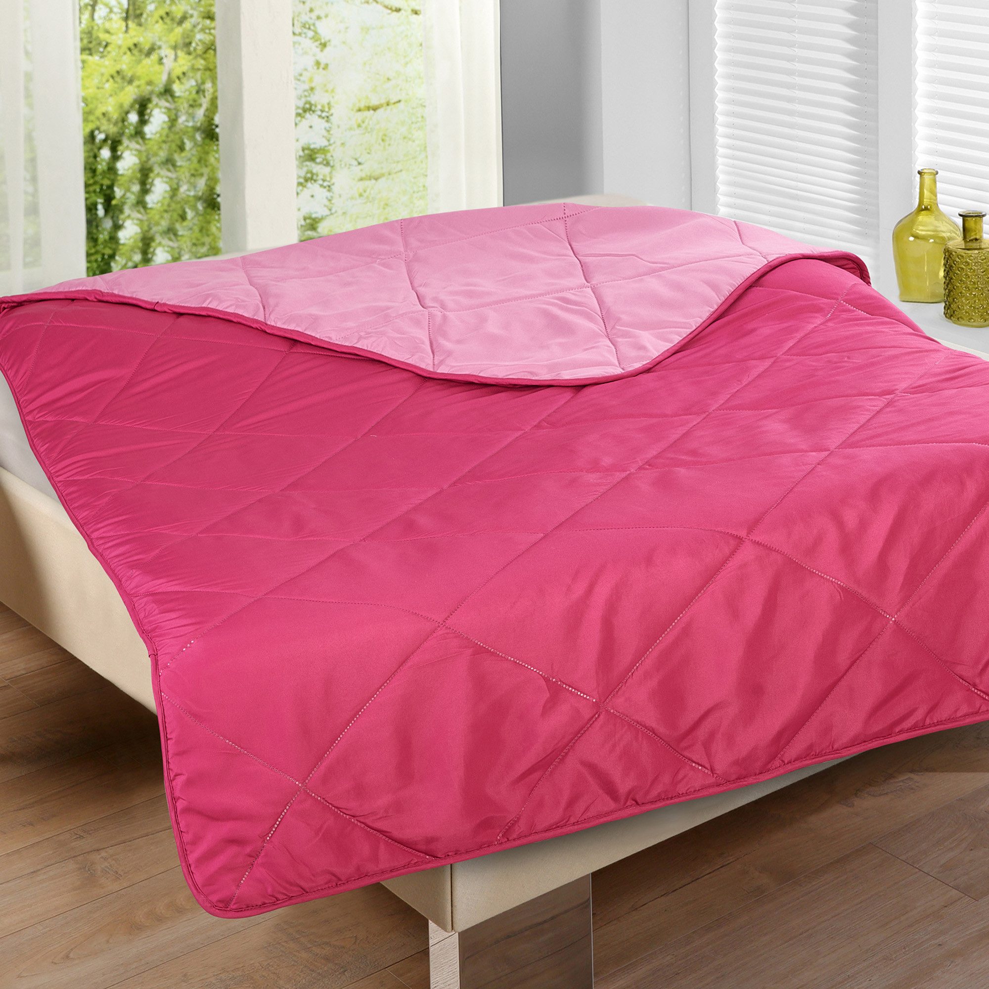 Bestlivings Sommerbettdecke ohne zusätzlichen Bettbezug nutzbar, Füllung: Kunstfaser, Bezug: Polyester, leicht, samtig-weich, waschbar bis 60 °C, schnelltrocknend, bügelfrei