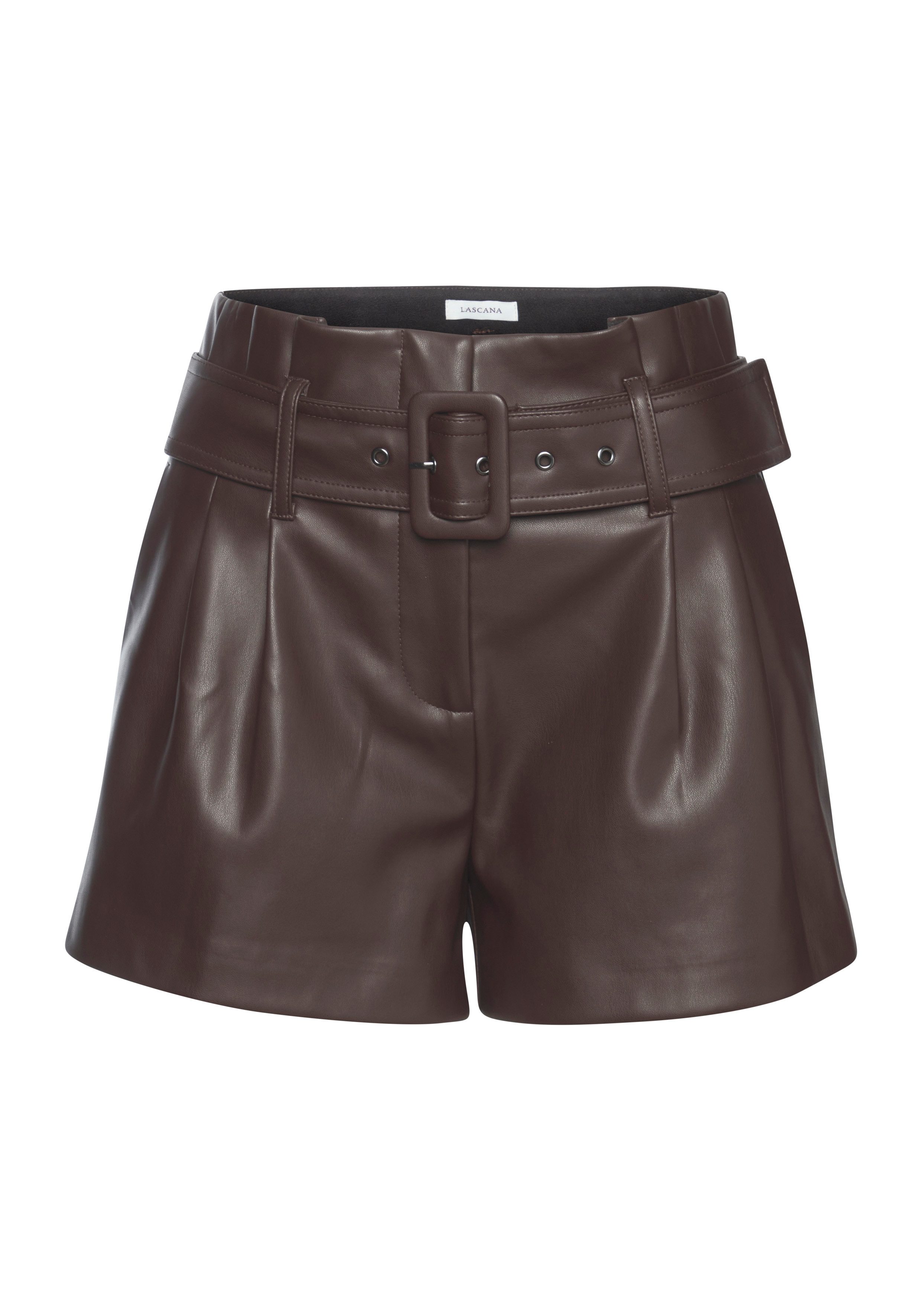 LASCANA Shorts aus angenehmen Lederimitat (mit Gürtel) Kunstleder Shorts, elegant, modisch, Sommerhose. € 49,99
