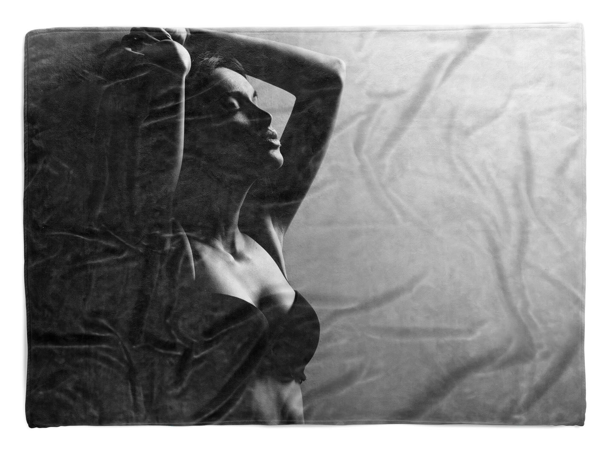Schwar, schöne Handtuch Strandhandtuch Kuscheldecke Frau mit Handtuch Fotomotiv Art (1-St), Baumwolle-Polyester-Mix Sinus Saunatuch Handtücher