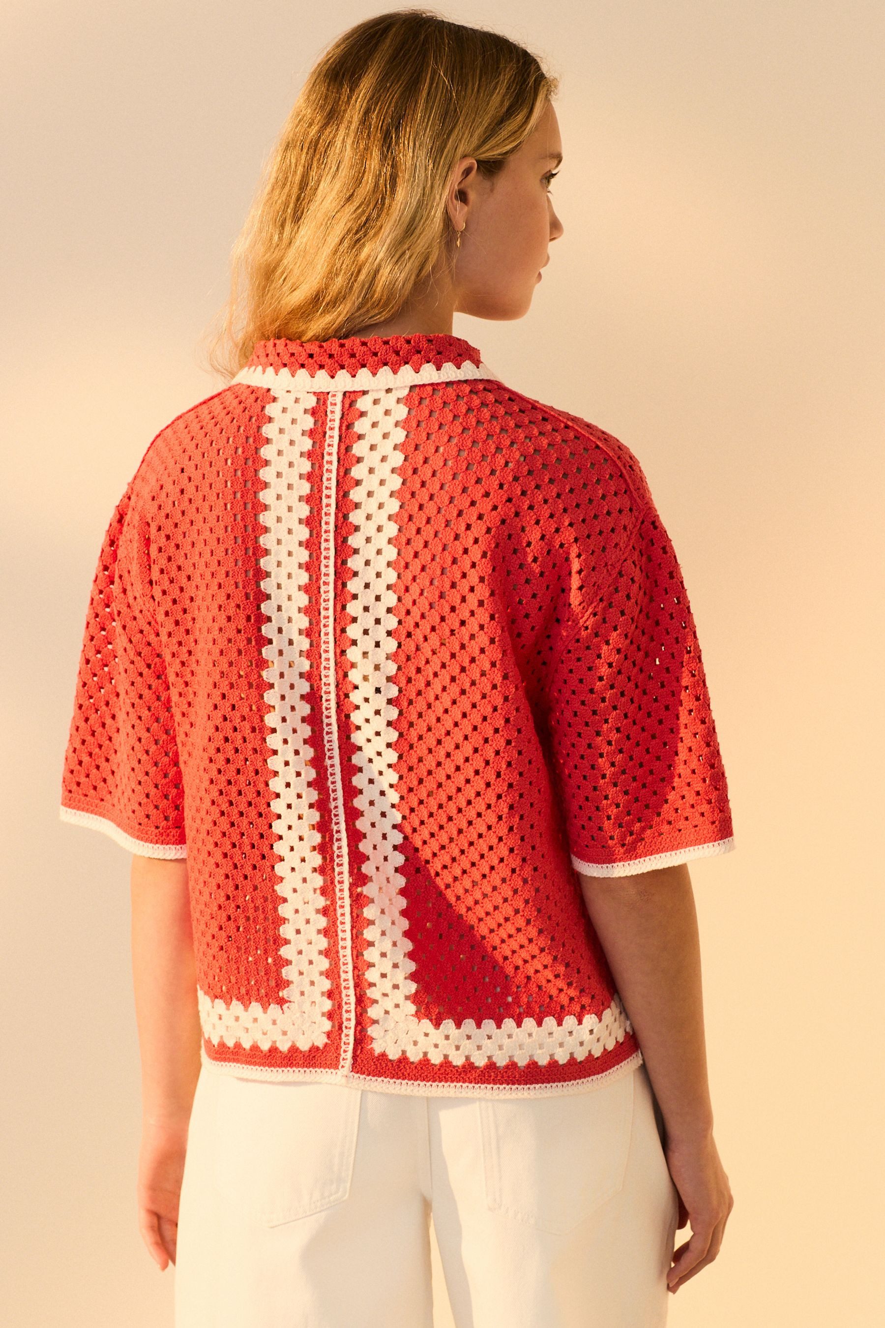 Next Kurzarmbluse Kurzärmeliges Relaxed Fit Hemd mit Häkeldetail (1-tlg) günstig online kaufen