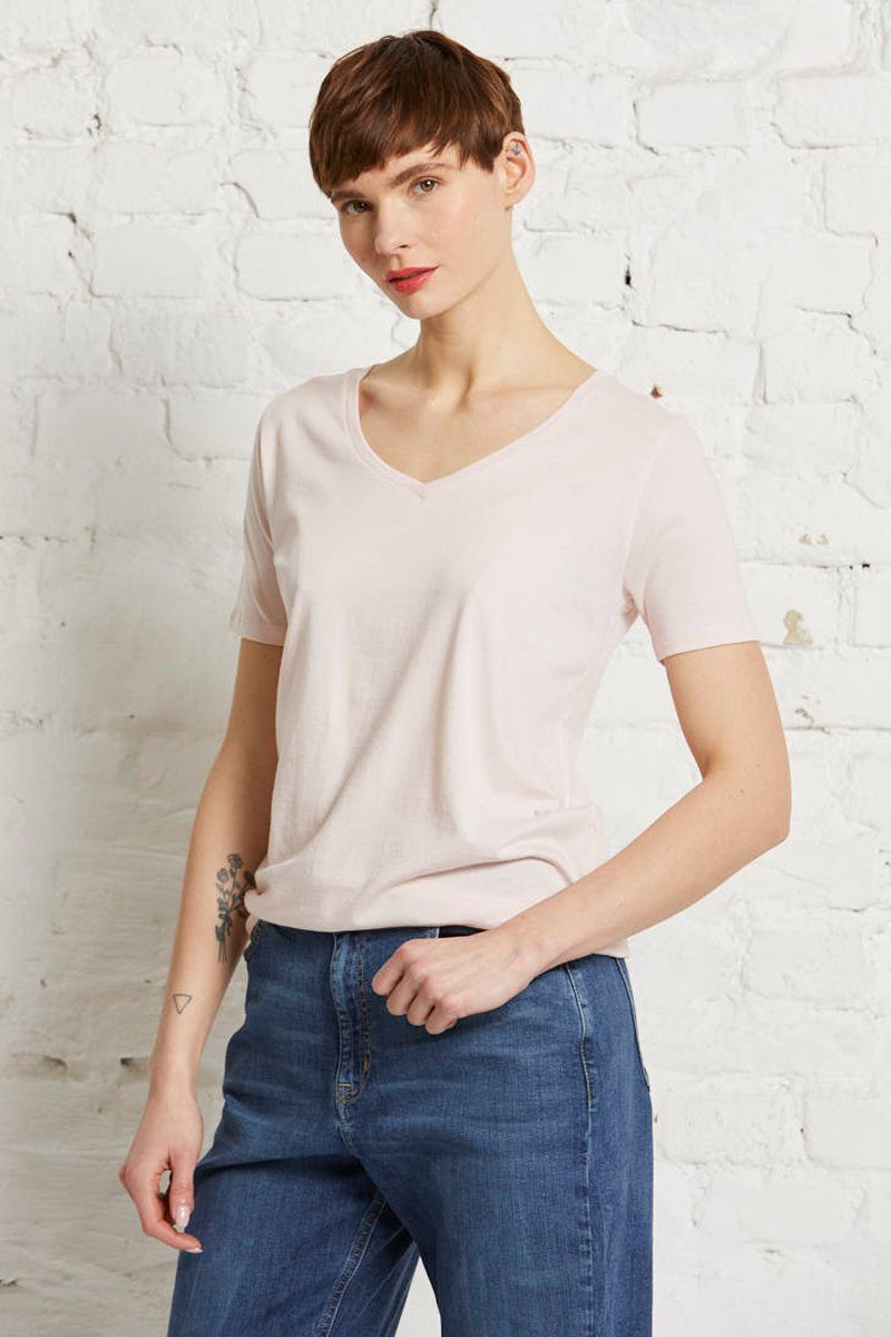 wunderwerk T-Shirt Metro v-neck tee