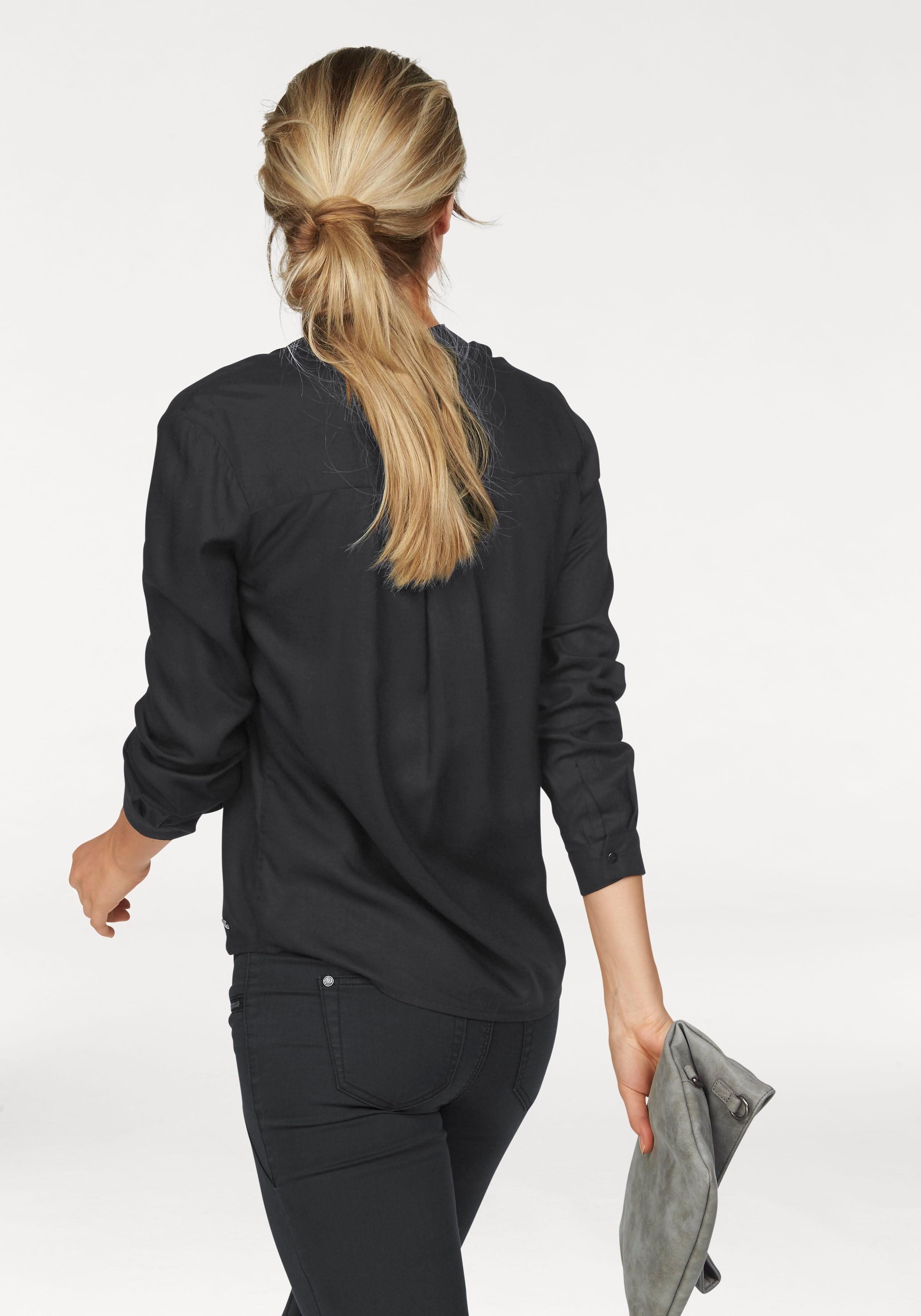 AJC Hemdbluse oder unterschiedlichen nachhaltigem Material) aus Druckvarianten in mit Uni schwarz (Bluse