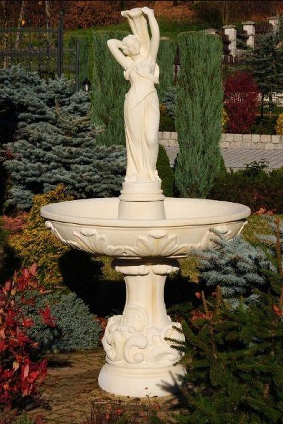 Xlmoebel Gartenbrunnen Dekorativer Zierbrunnen aus hochwertigem Material mit modernem Design, (Artikel ROMA), Hergestellt in Europa