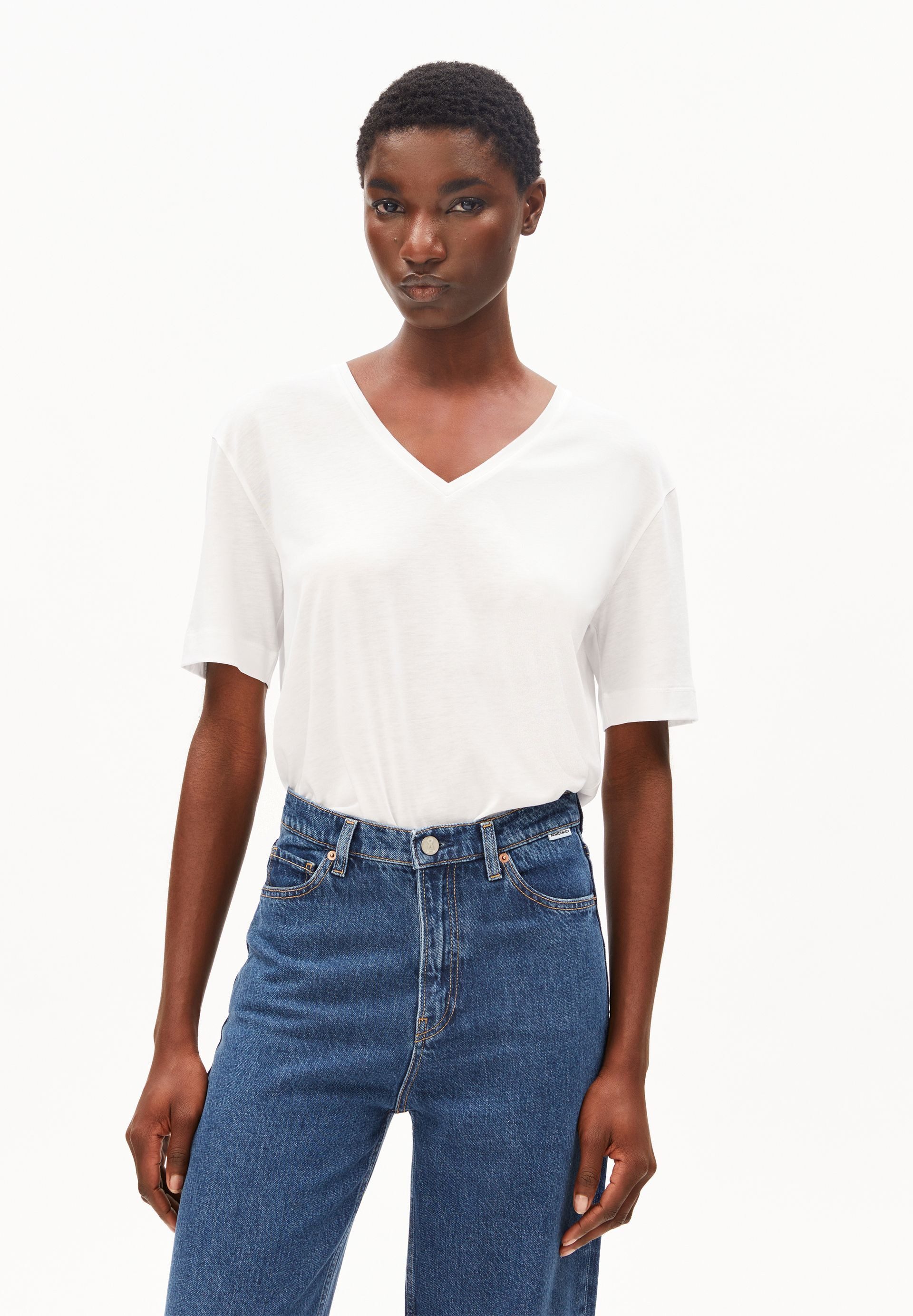 T-Shirt V-NECK T-Shirt aus TENCEL™ Lyocell Mix