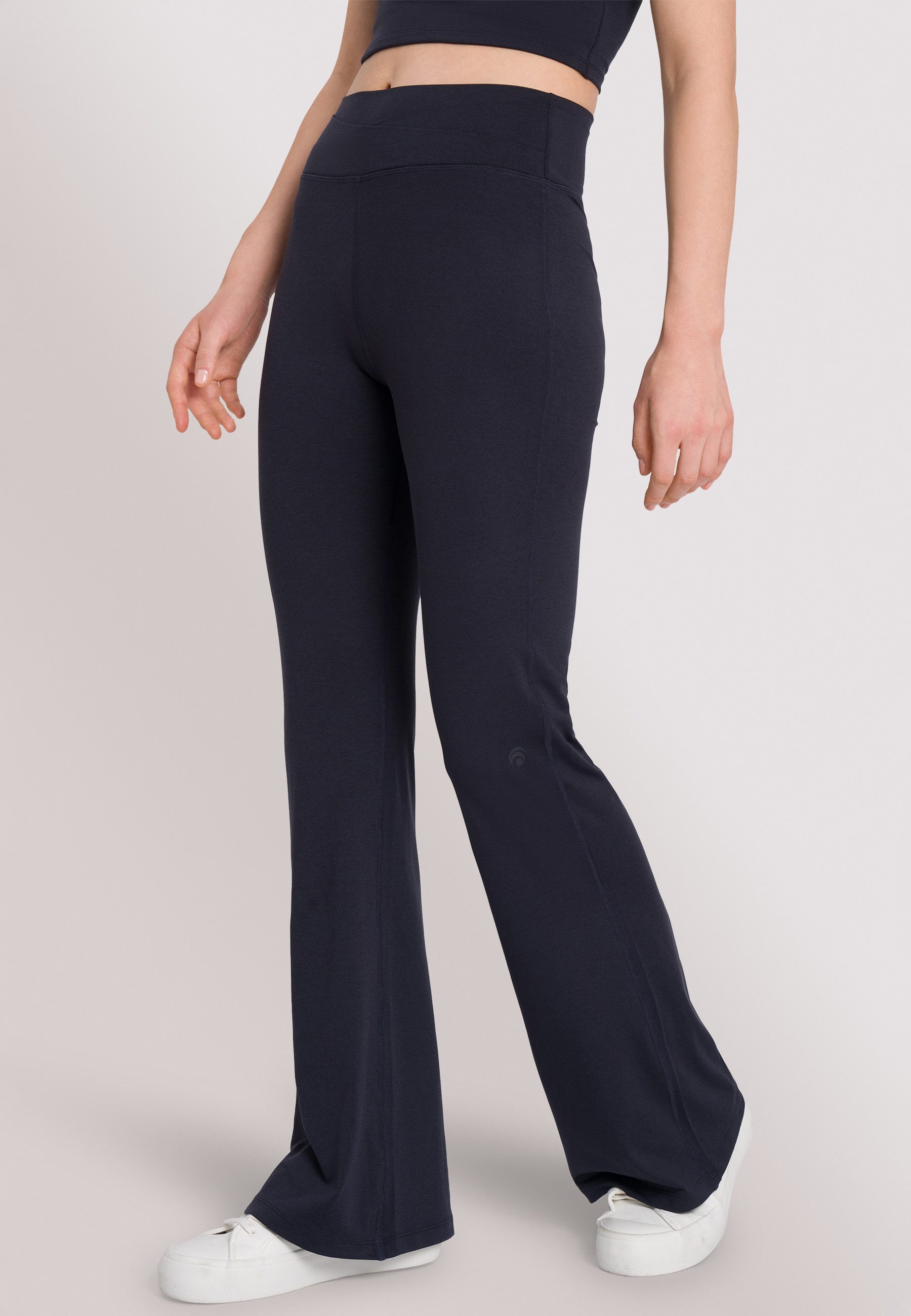 OCEANSAPART Jogger Pants Dahlia (1-tlg) mit ausgestelltem Bein günstig online kaufen