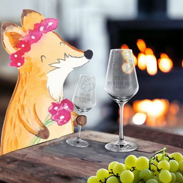 Mr. & Mrs. Panda Weißweinglas Otter Herz - Transparent - Geschenk, Liebe, Weinglas mit Gravur, Seeo, Premium Glas, Exklusives Design