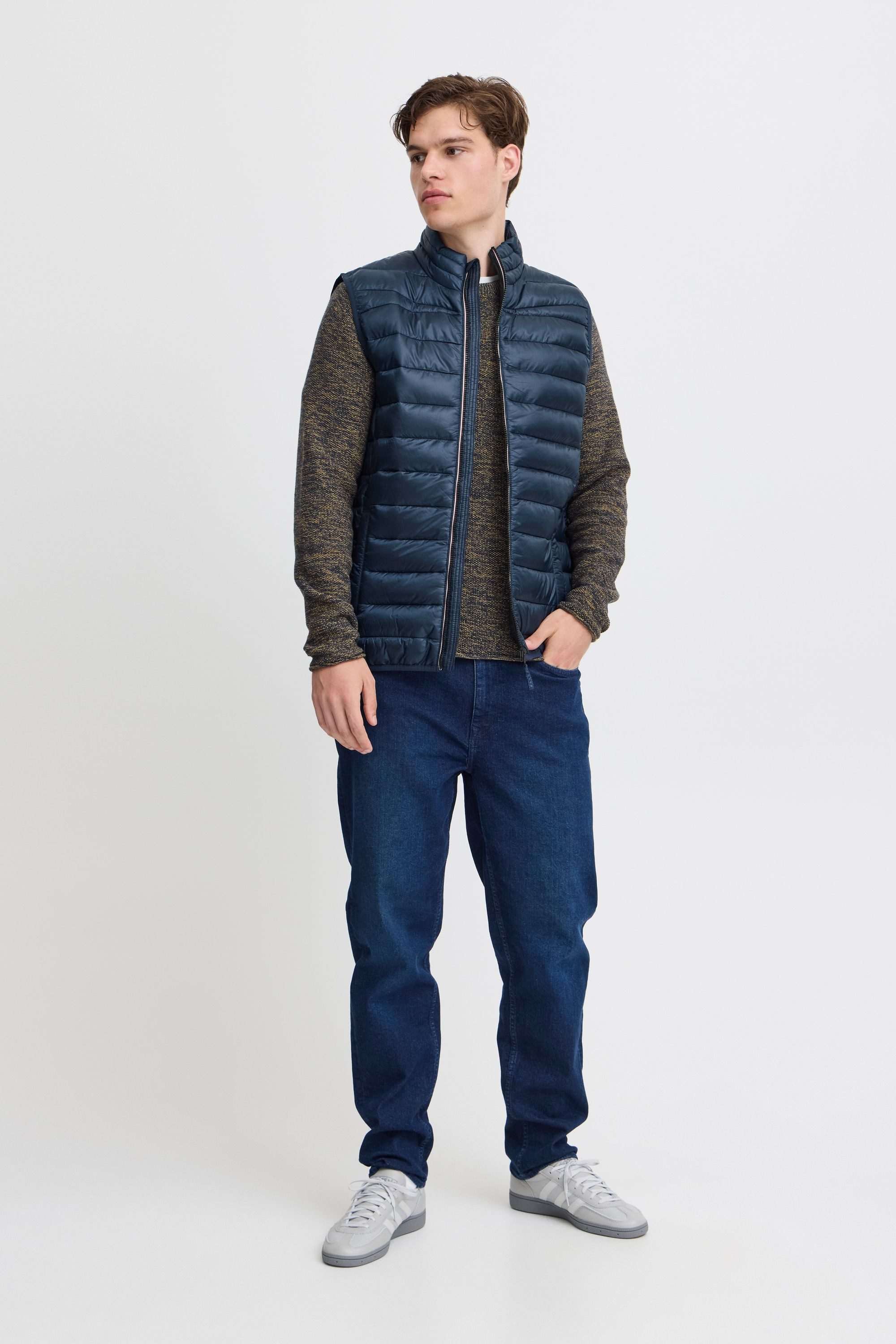 Blend Steppweste BHOuterwear Stilvolle Basic Steppweste mit Taschen