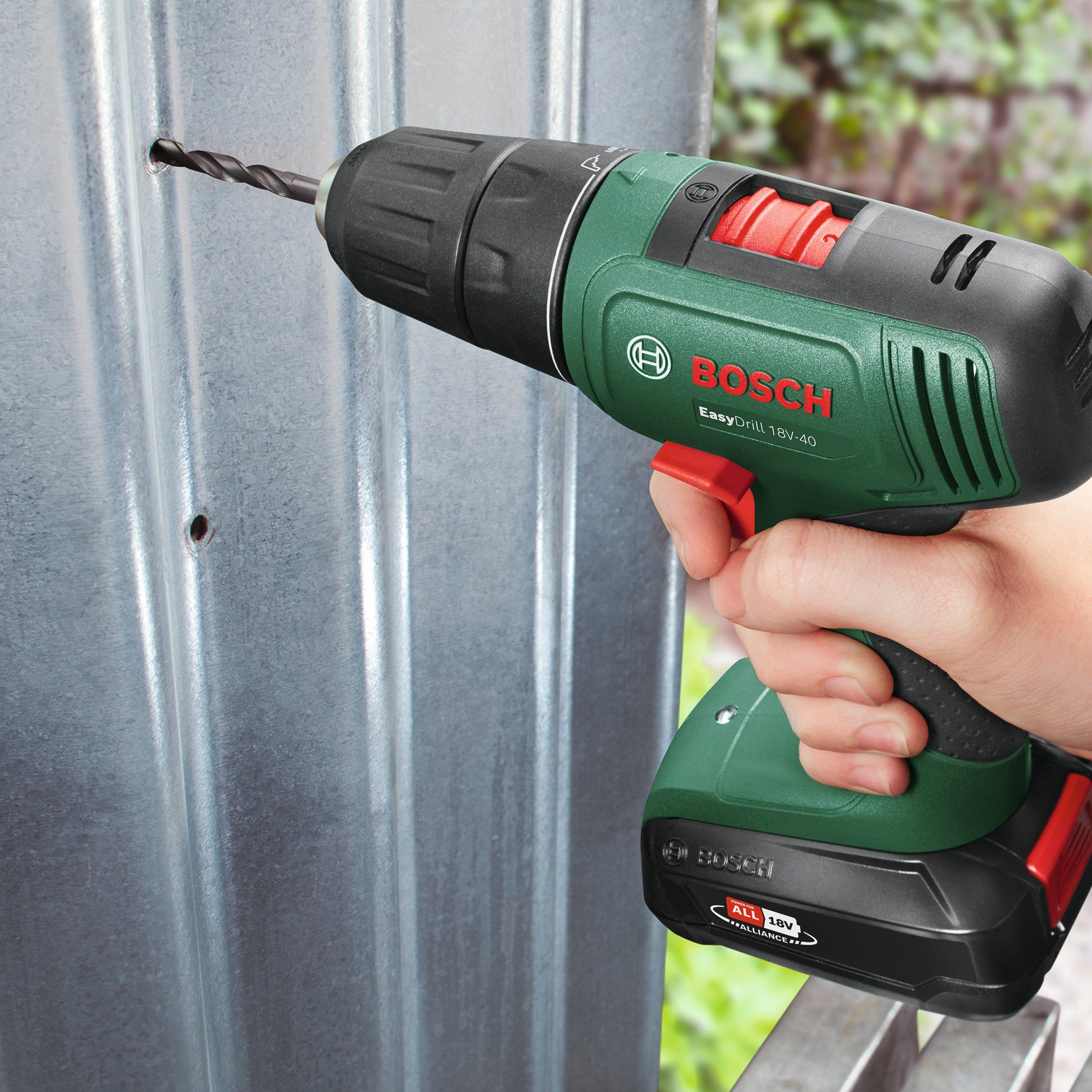 Bosch Home und 18V-40, Akku-Bohrschrauber 18 & Volt Ladegerät, ohne Akku Garden Easydrill System