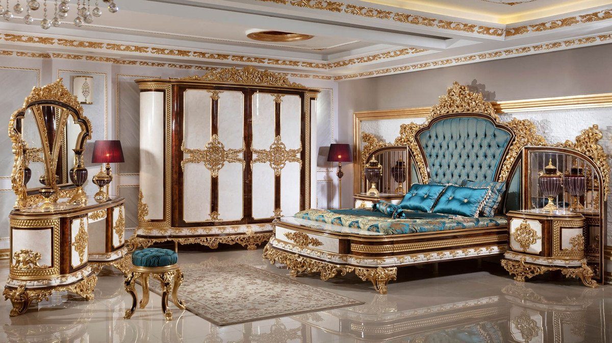 Gold - Schlafzimmer Barockstil / im Hotel Weiß Braun Barock Edel Padrino Luxus & Barock Prunkvoller Prunkvoll / Kleiderschrank Schlafzimmerschrank Möbel Kleiderschrank Casa & - -