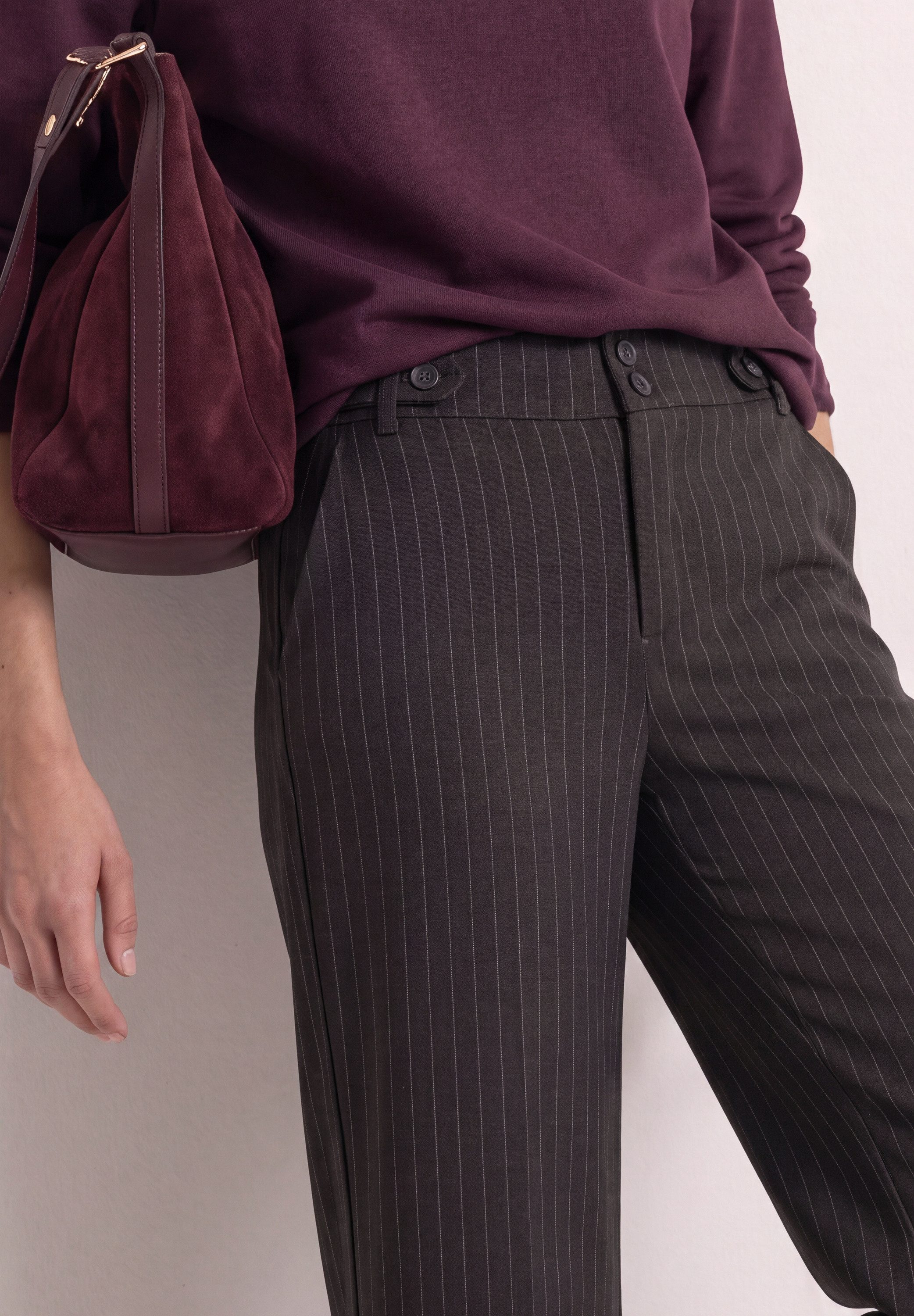 STREET ONE Stoffhose Style Emee mit Streifen und weitem Bein