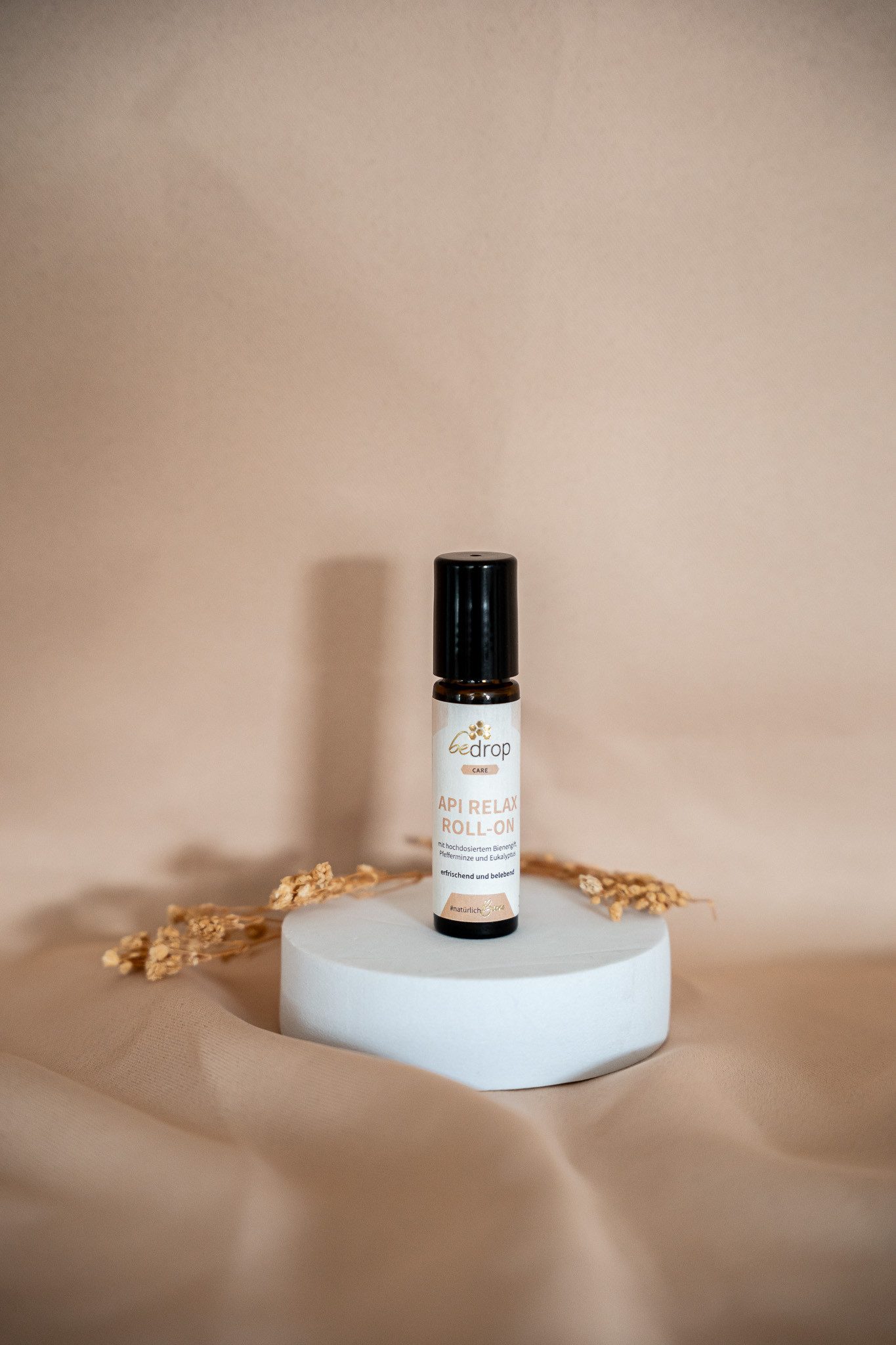 bedrop Körperpflegemittel API RELAX ROLL-ON mit hochdosiertem Bienengift und Eukalyptus - 10ml, erfrischend und belebend - mit kühlender Massagekugel