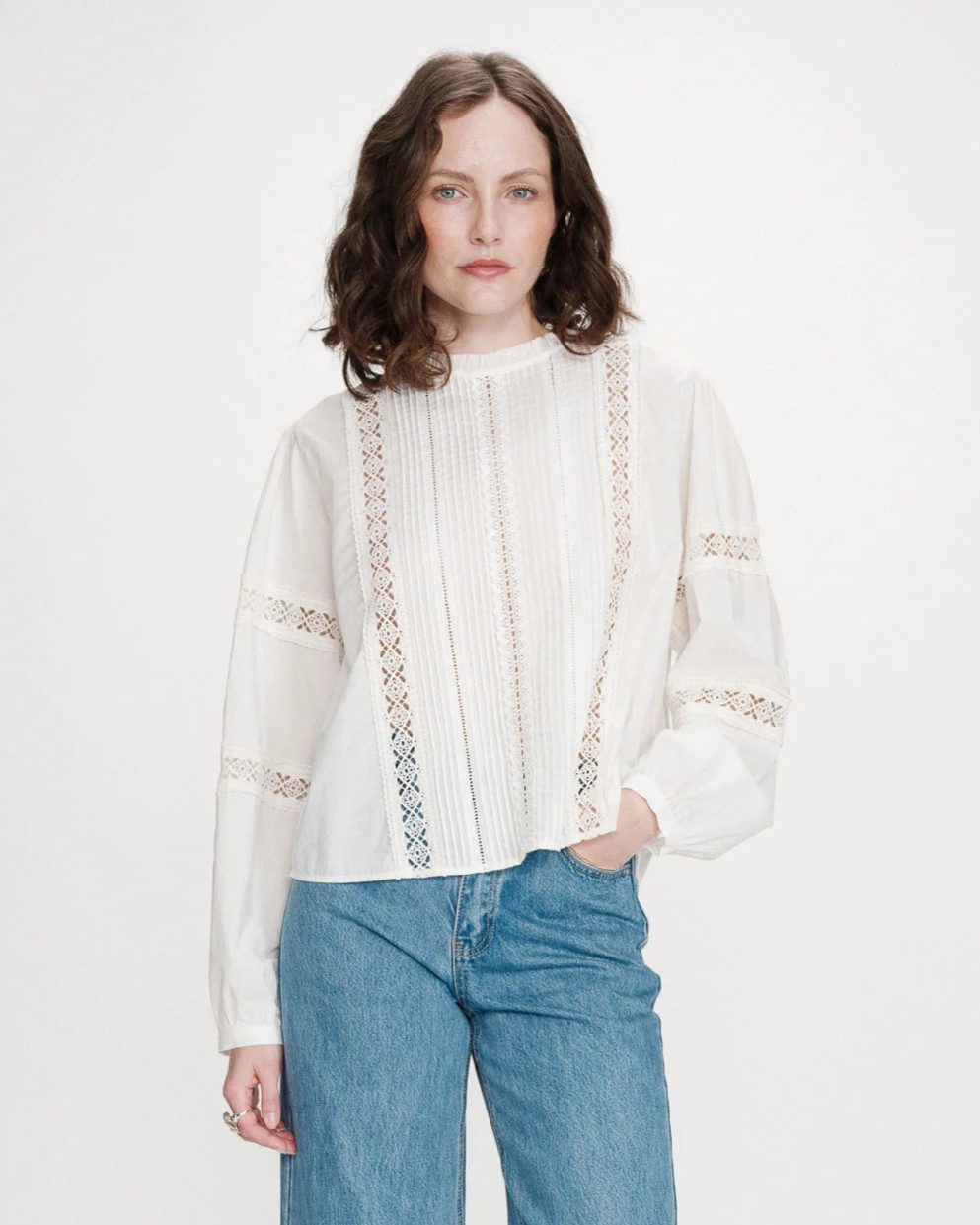Grace & Mila Langarmbluse Ruffled-collar blouse Velma - Weiße Baumwollbluse - Bluse mit Rüschenk