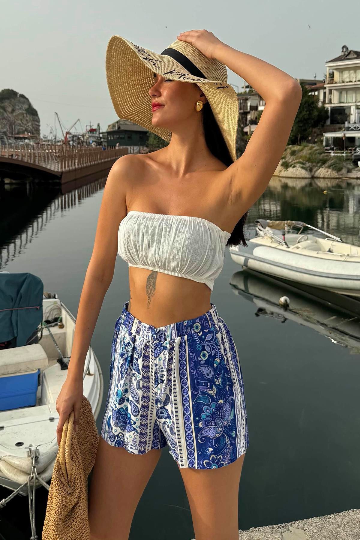 For You Moda Hosenanzug Blau-Weiße Bedruckte Bustier & Shorts Set