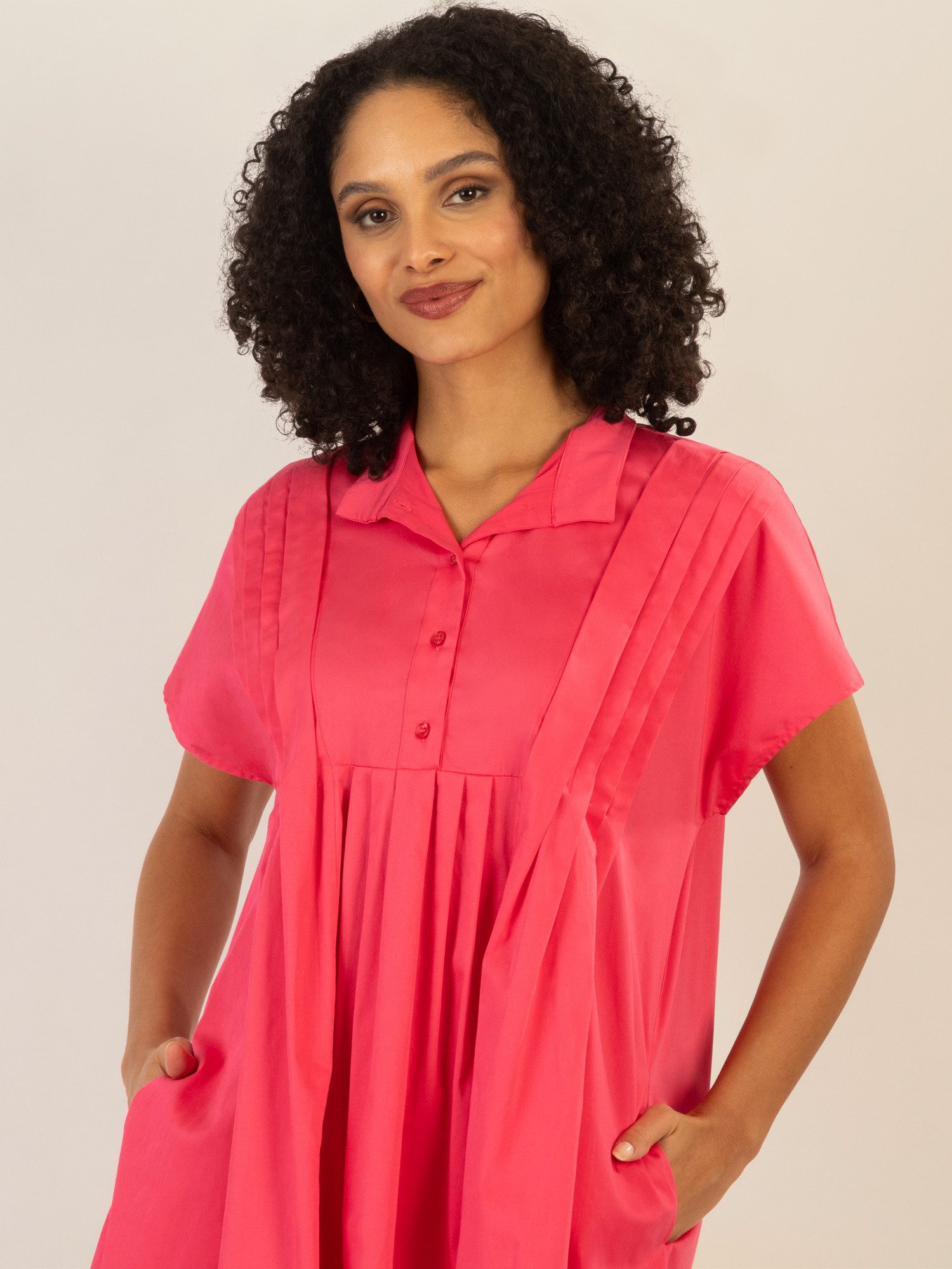 mint & mia Midikleid mit Stehkragen und Falten