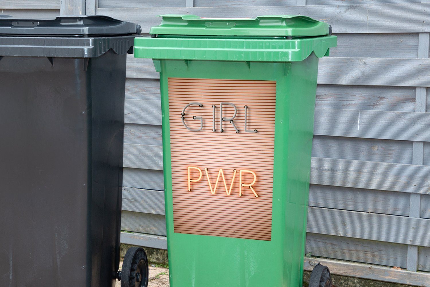 Wandsticker Abfalbehälter MuchoWow (1 Mülltonne, Mülleimer-aufkleber, Container, girlpower St), Sticker, von Neonlichter