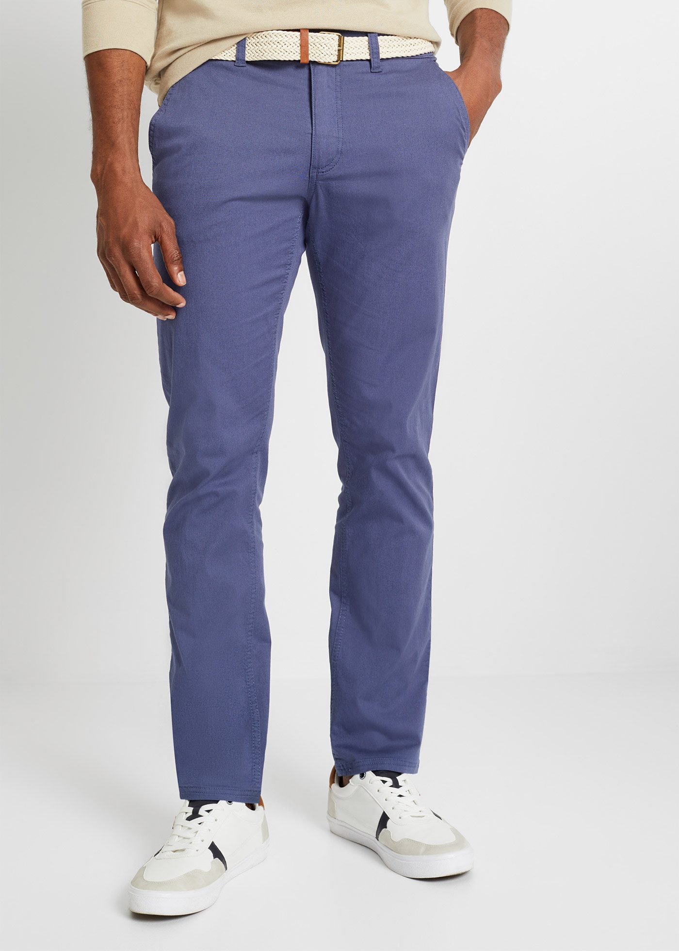 bonprix Chinohose aus Baumwolle und Elasthan, mit Komfortbund und Gürtel, Regular Fit
