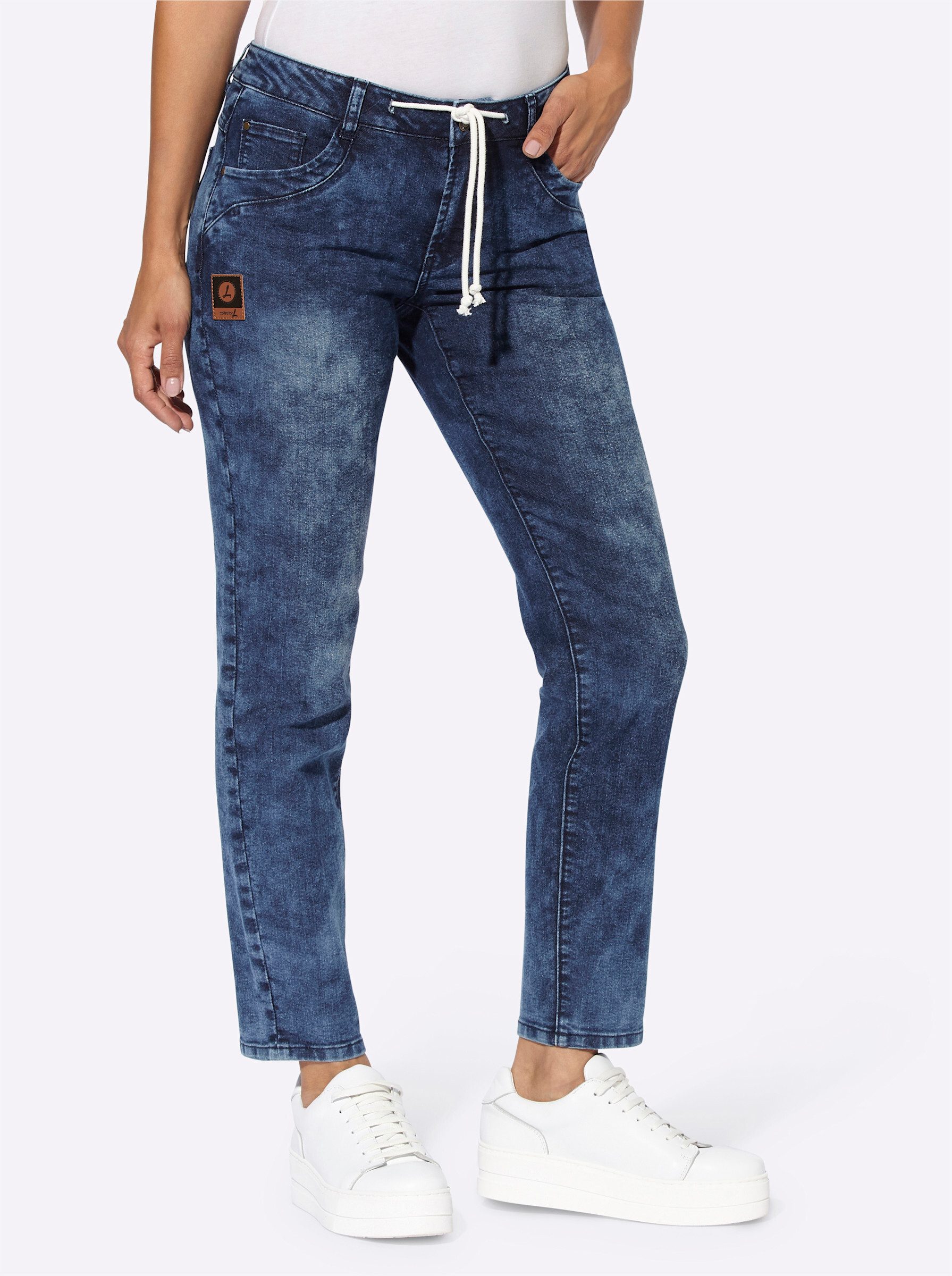 Jeansshorts 5-Pocket-Jeans leicht vertieft