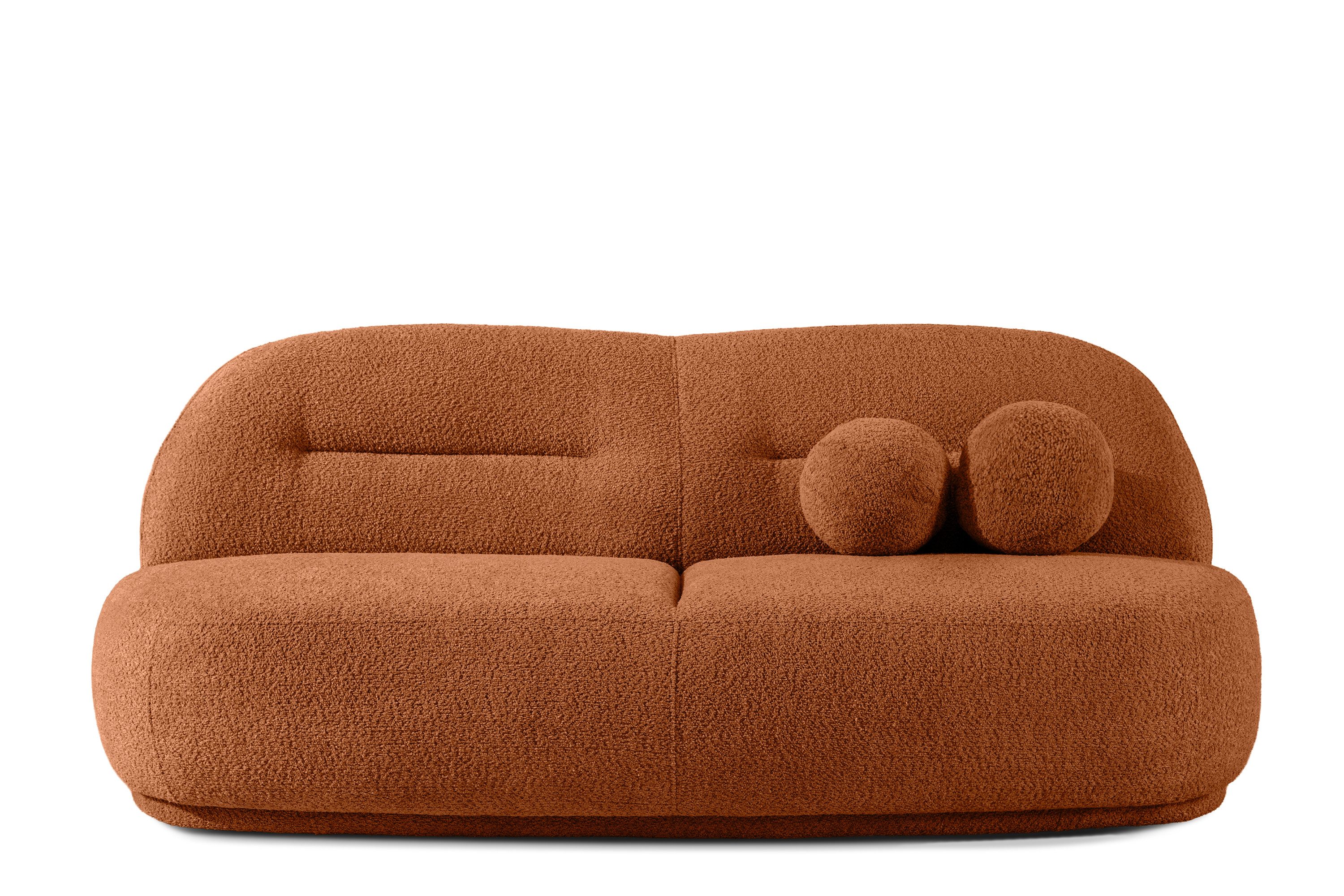 KONSIMO® Sofa MALVE Bequeme 3-Sitzer Couch in Bouclé-Stoff, Japandi-Stil, 2 Dekokissen in Kugelform, Chenille-Stoff, Weiche Sitzfläche
