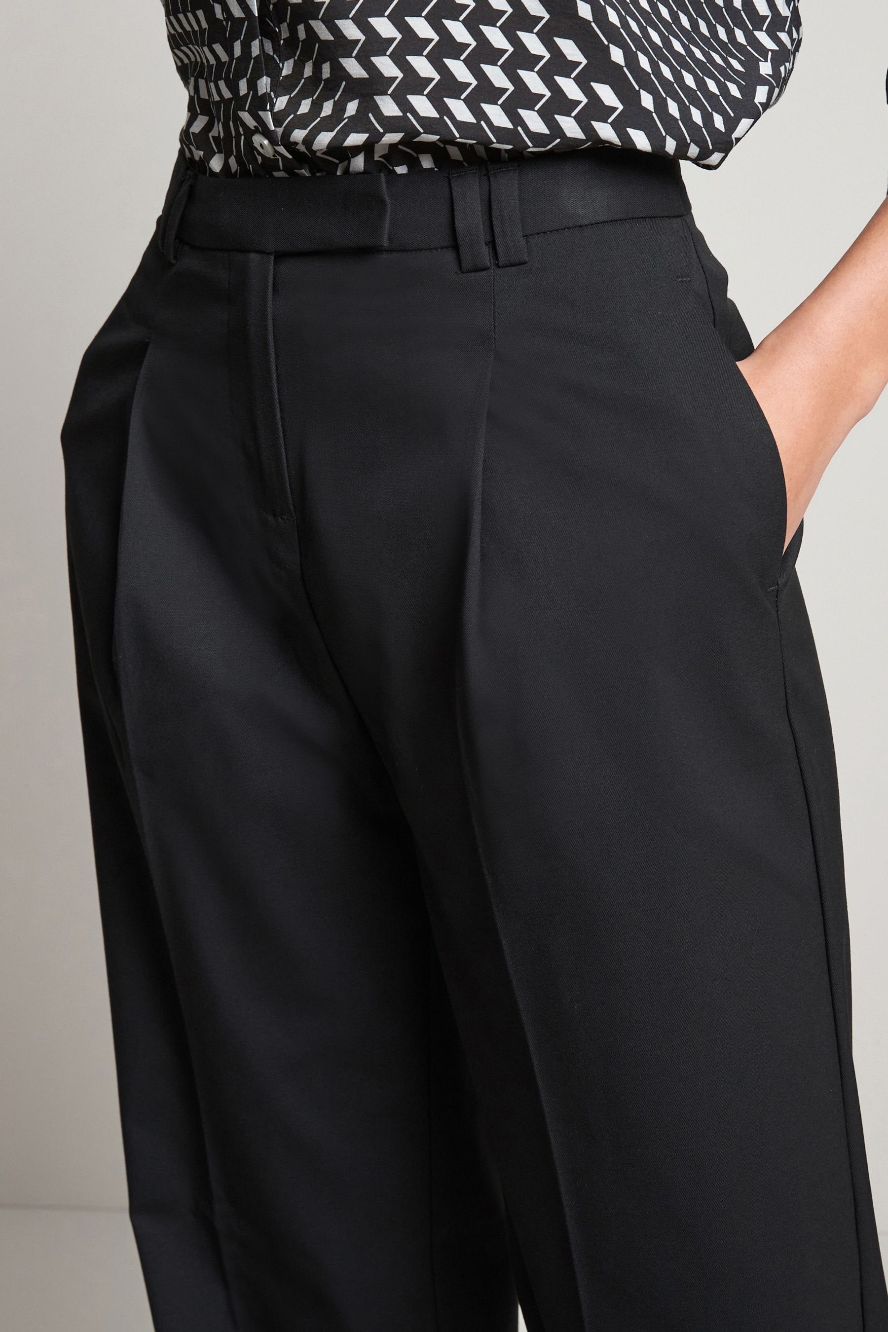 Next Stoffhose Hochwertige Hose mit weitem Beinschnitt (1-tlg) günstig online kaufen