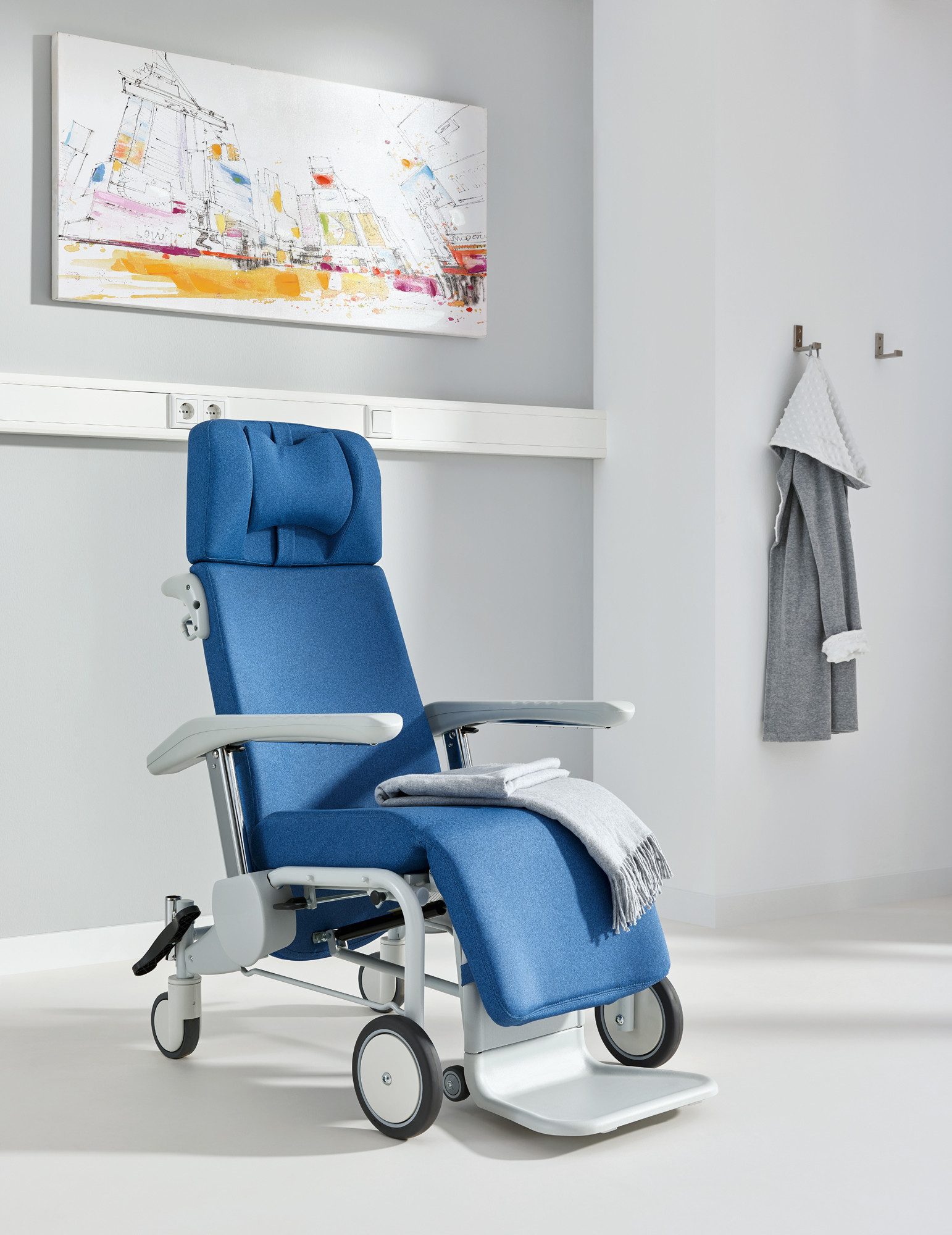Burmeier Transportrollstuhl Ravello Curo Hochwertige Mobilität, Absenkbare Armlehnen, Ergonomische Verstellmöglichkeiten, Robuste Konstruktion, Neigbar