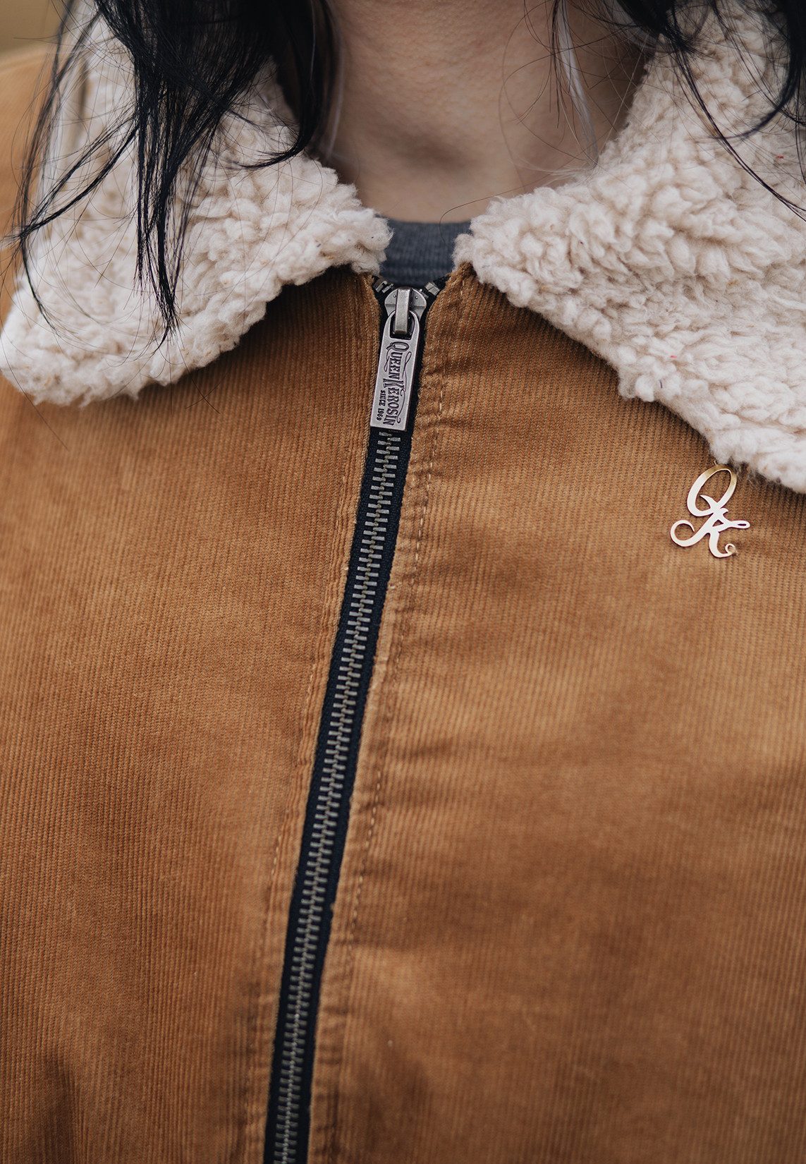QueenKerosin Winterjacke in Feincord mit Sherpa-Kragen – Bild 5 von 5