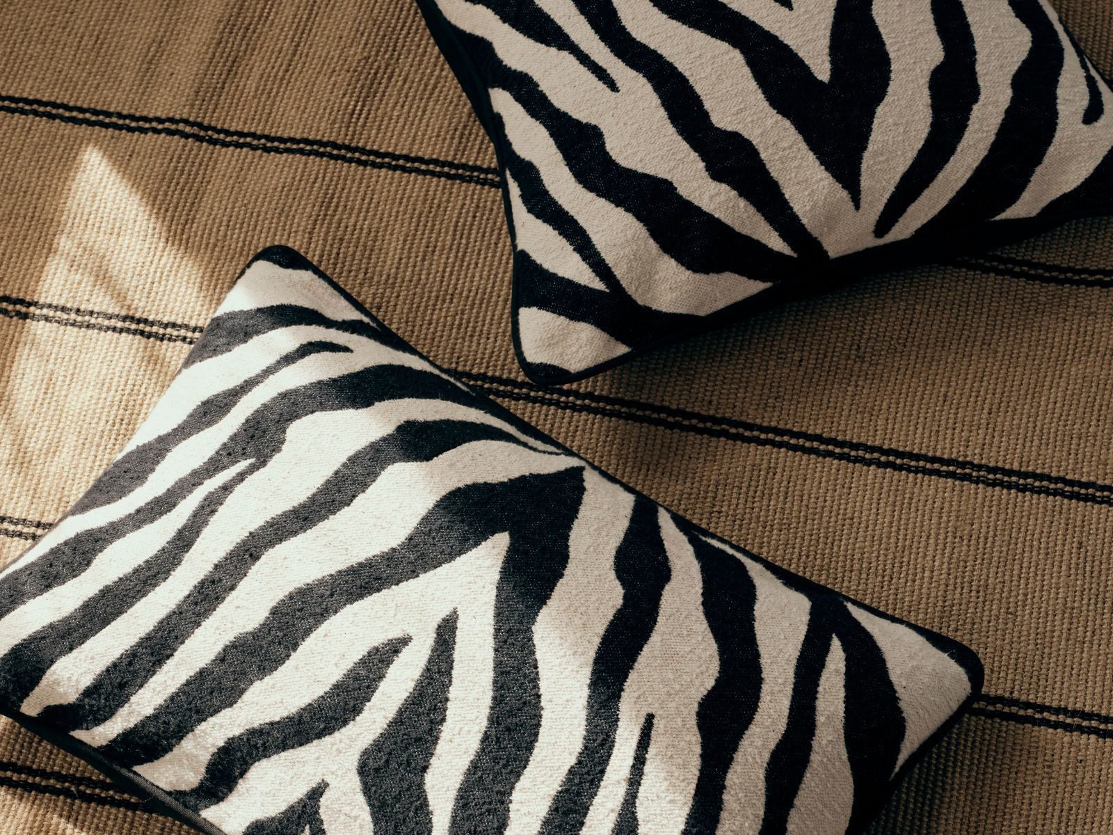 Broste Copenhagen Kissenbezug Zebra Kissenbezug black/light beige 50x50cm
