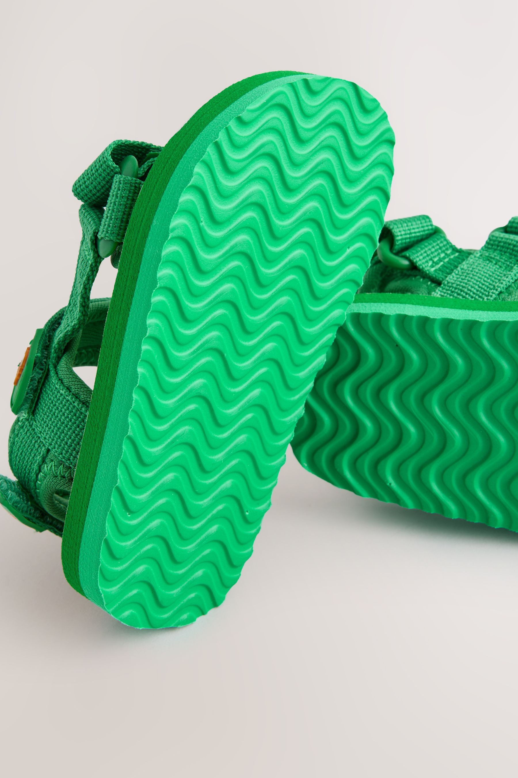 Next Trekking-Sandalen mit Klettverschluss Sandale (1-tlg)