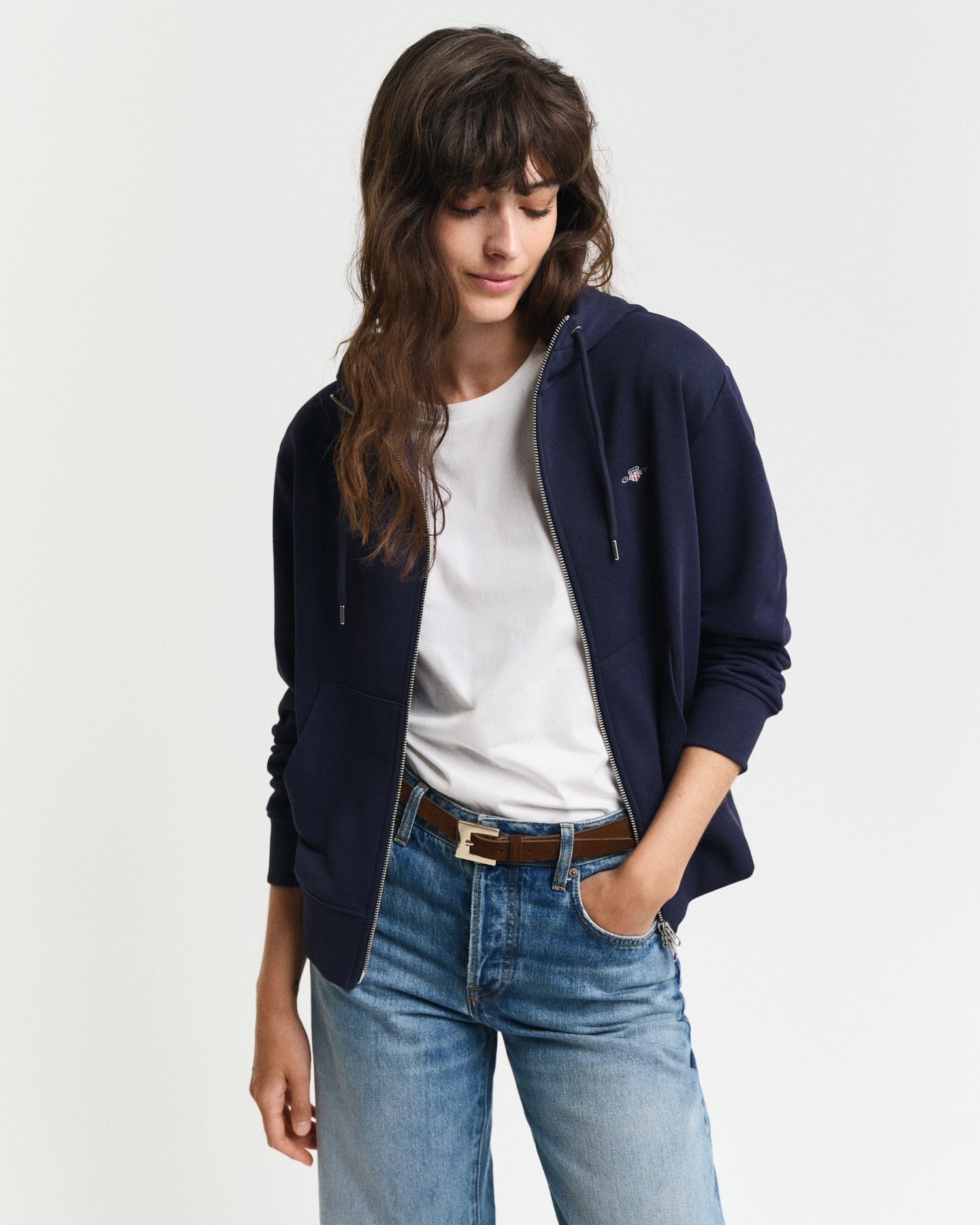 Gant Kapuzensweatjacke SHIELD ZIP HOODIE Grafische GANT-Stickerei auf der B günstig online kaufen