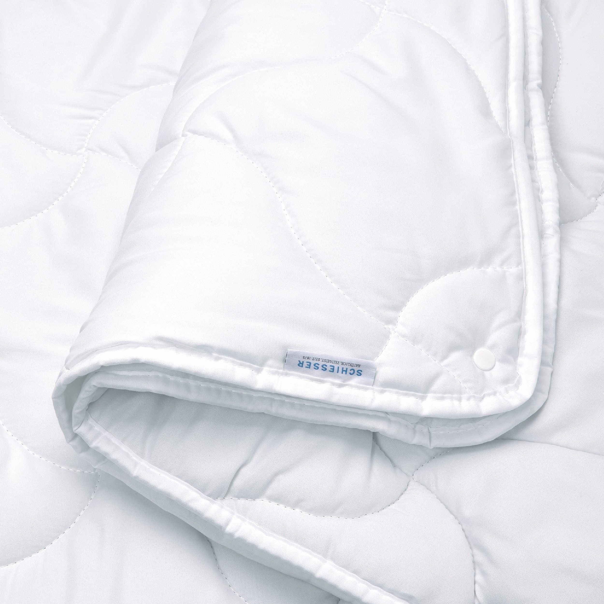 Schiesser 4-Jahreszeitenbett Lykke - 2 zusammenknöpfbare Steppdecken für Sommer und Winter, STANDARD 100 by OEKO-TEX® zertifiziert