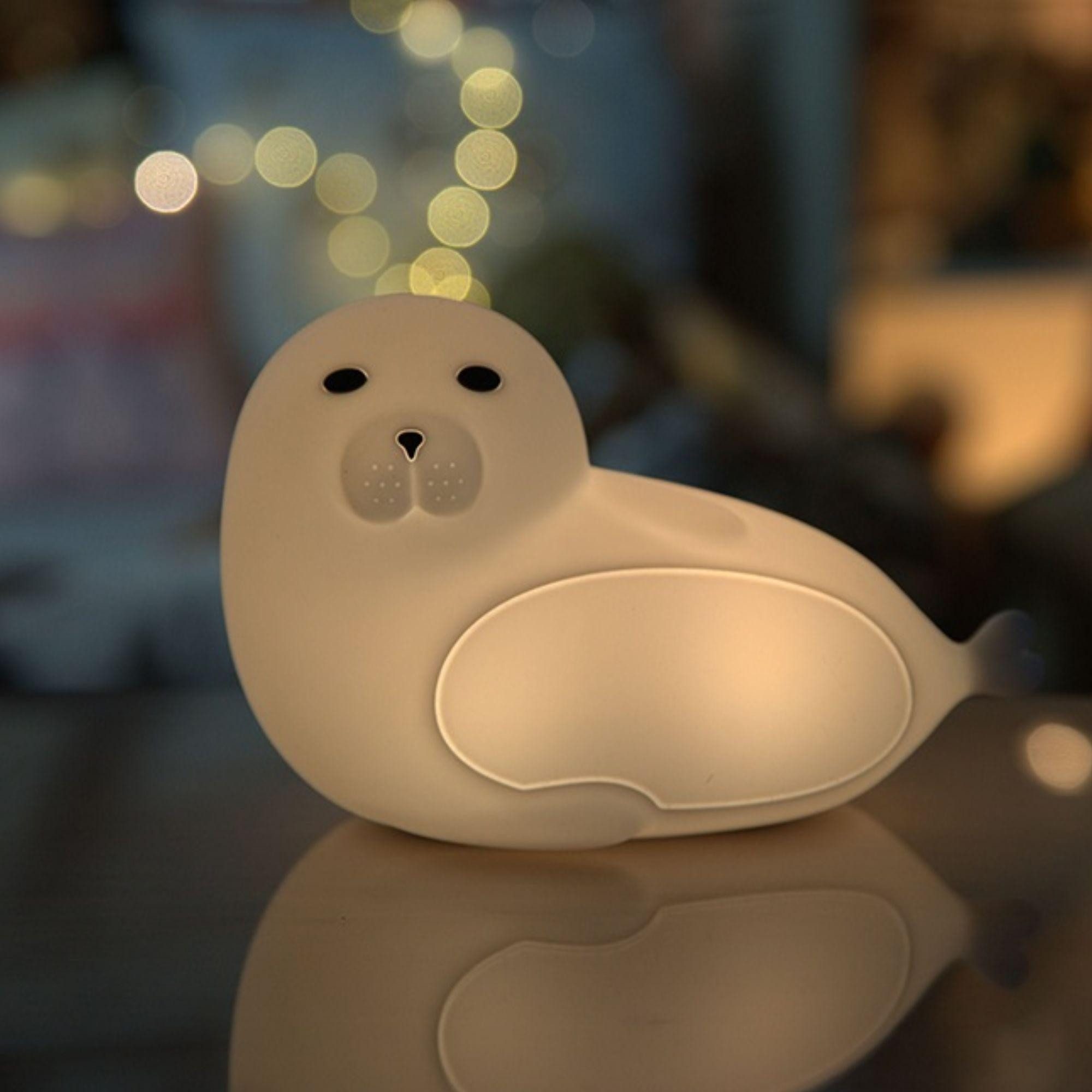 Rabbit & Friends LED Nachtlicht Robbe Silikon Lampe Nachtlicht mit Fernbedienung, LED fest integriert
