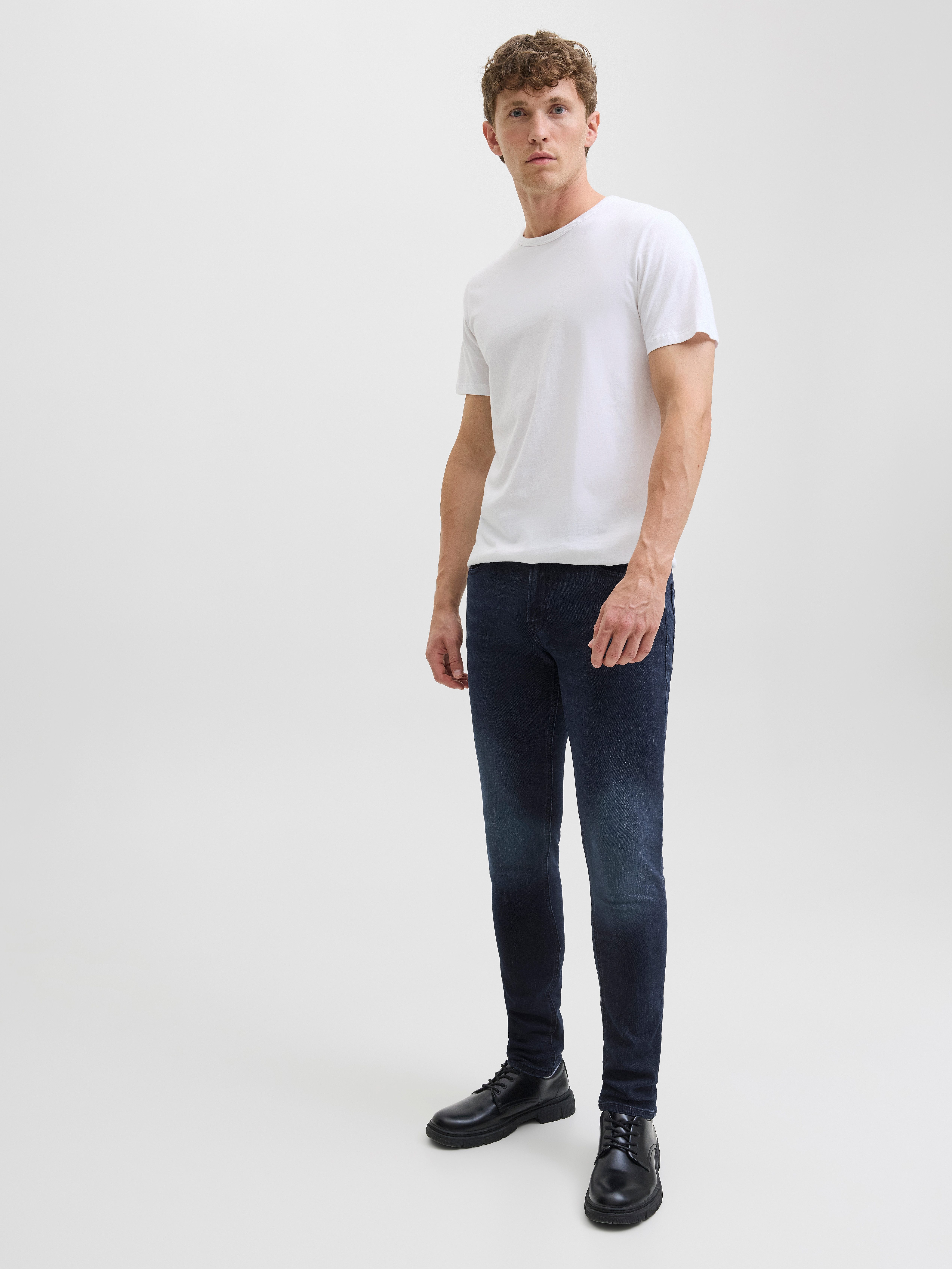 Jack & Jones Skinny-fit-Jeans JJILIAM Skinny Jeans mit Used-Waschung für schlanke Silhouette Abriebeffekte, modisch, skinny fit, Baumwollmischung