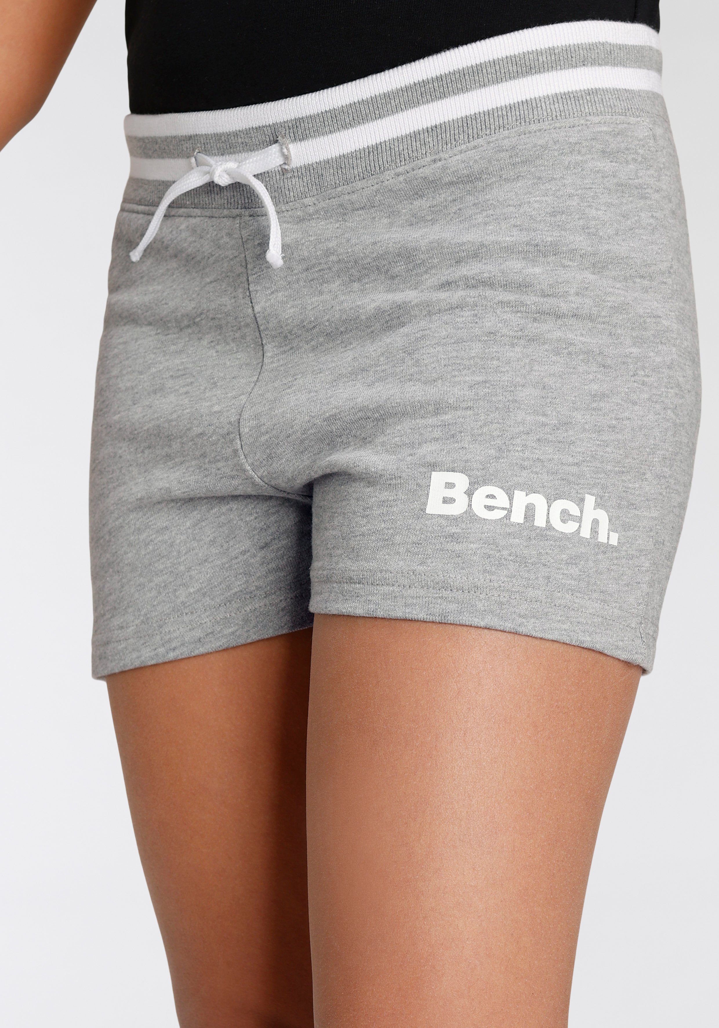 Bench. Sweatshorts mit Logo-Druck grau-meliert