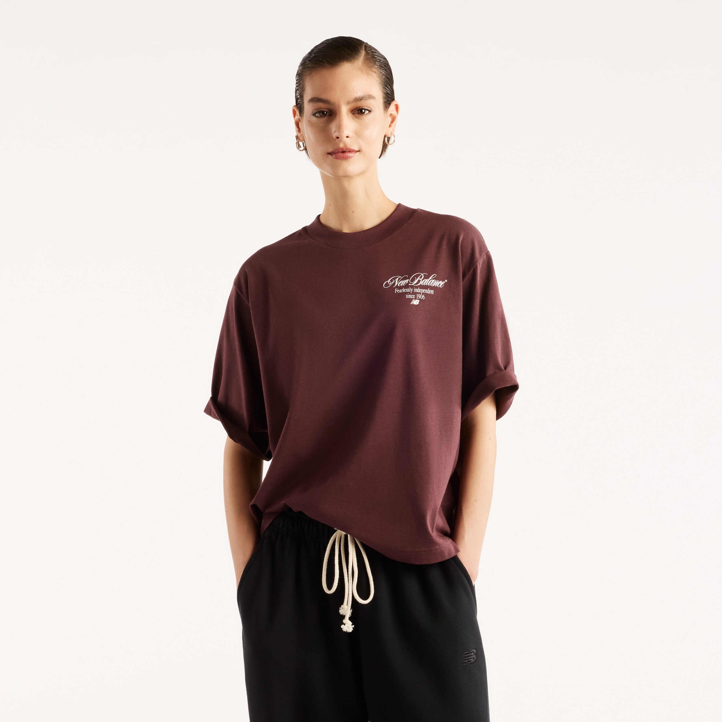New Balance T-Shirt PRESSED FLOWERS RELAXED T-SHIRT sportlicher Stil, aus Baumwolle