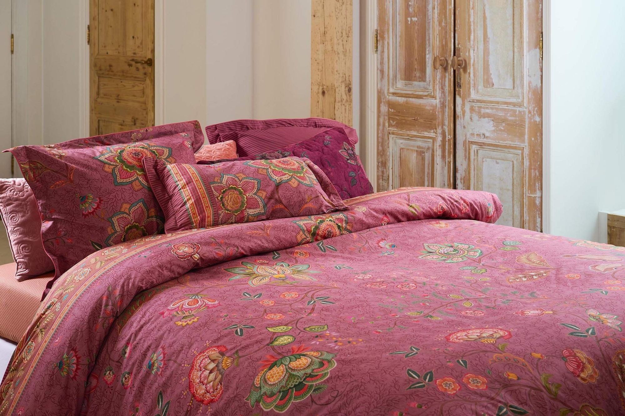 PiP Studio Bettwäsche PIP Studio Perkal Bettwäsche 135x200 Mumbai Evening Dark Pink Blumen, Perkal, 2 teilig, fein gewebter 100% Baumwollperkal