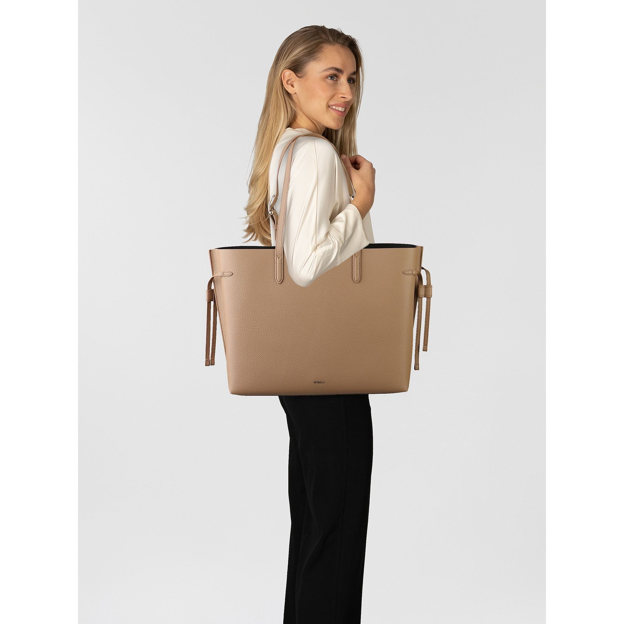 Furla Shopper Ava, Leder