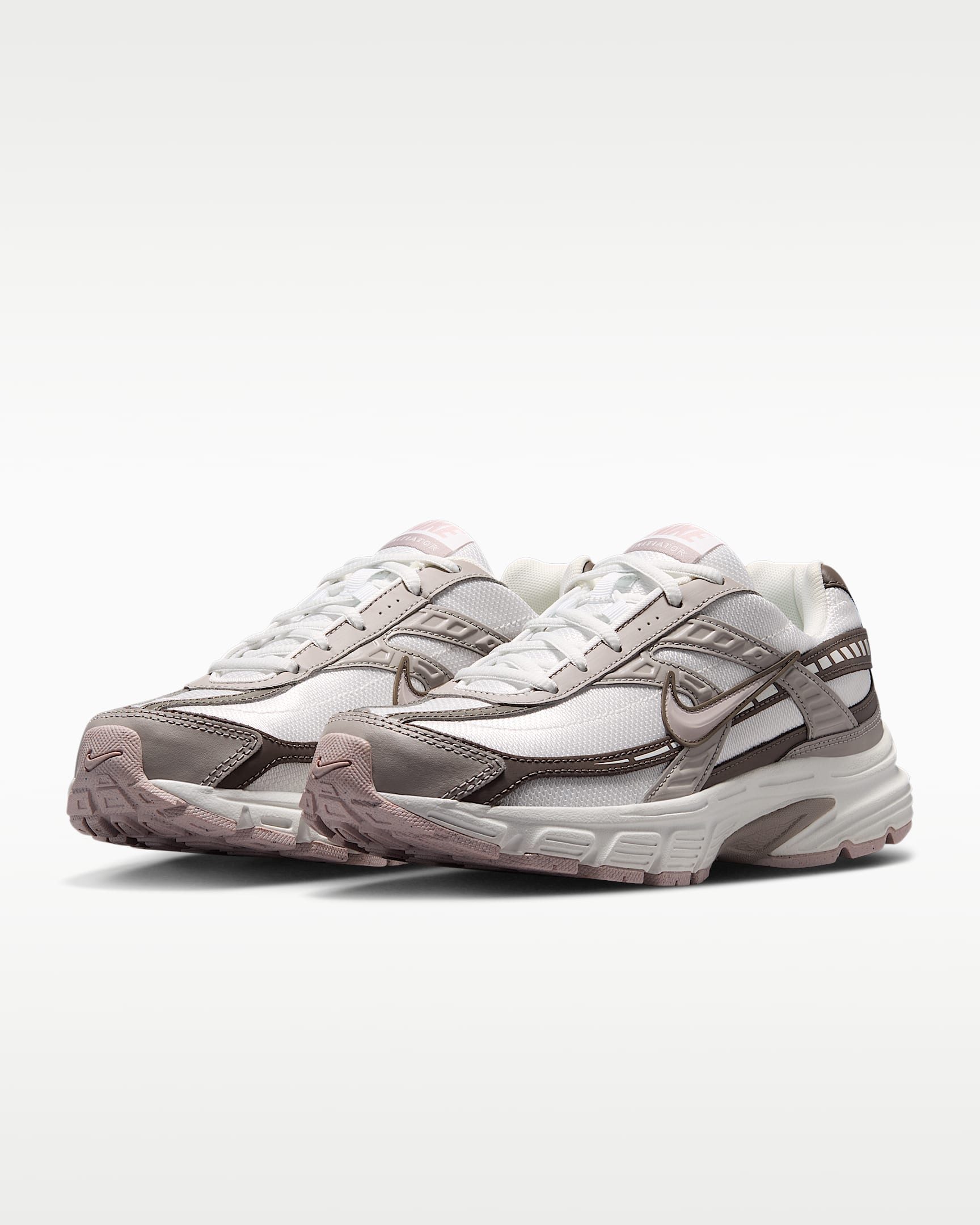 Nike Sportswear Initiator Sneaker inspiriert vom Design des Nike P-6000
