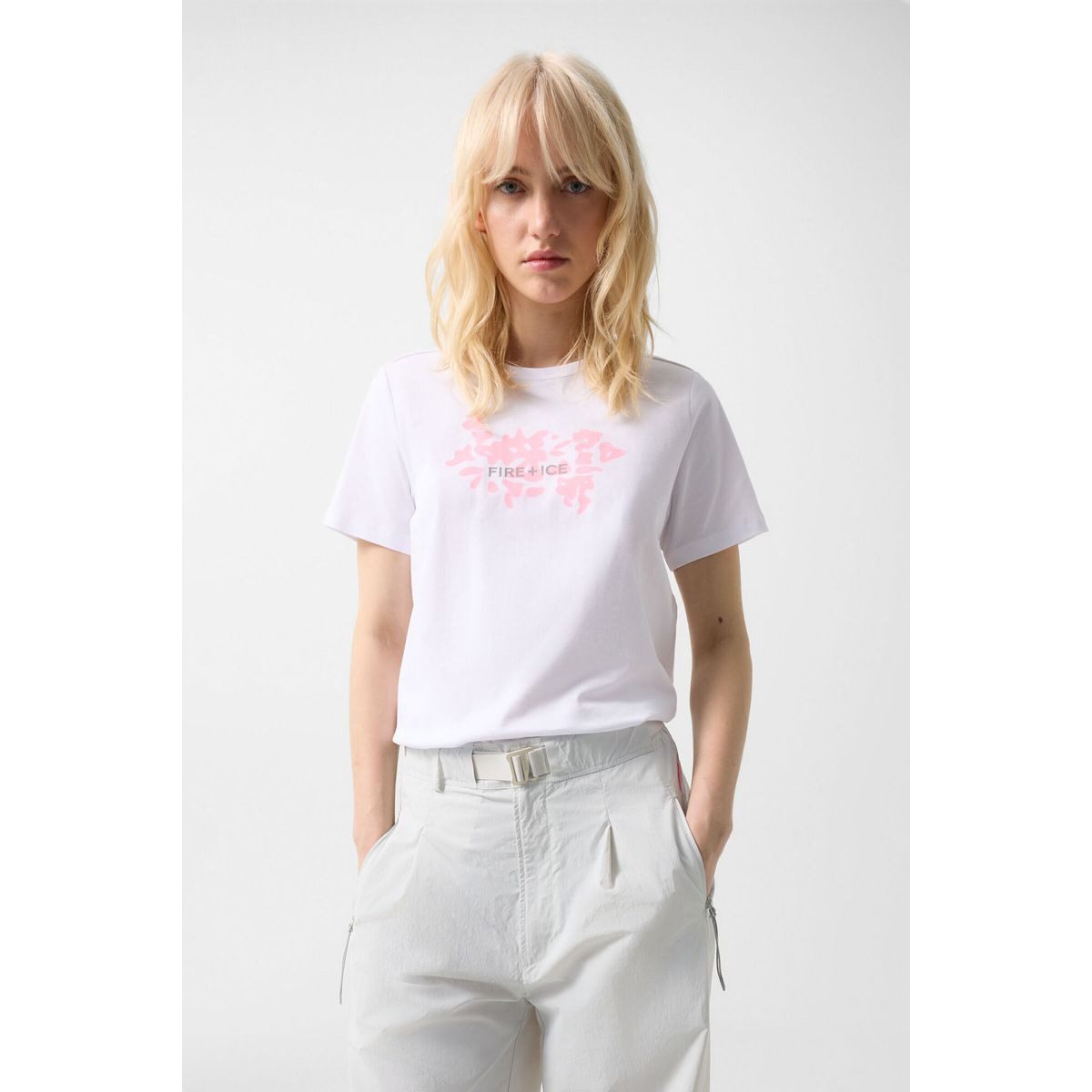 Bogner Fire + Ice Kurzarmshirt Cludy Modisches T-Shirt mit tailliertem Schnitt und FIRE+ICE Print, aus