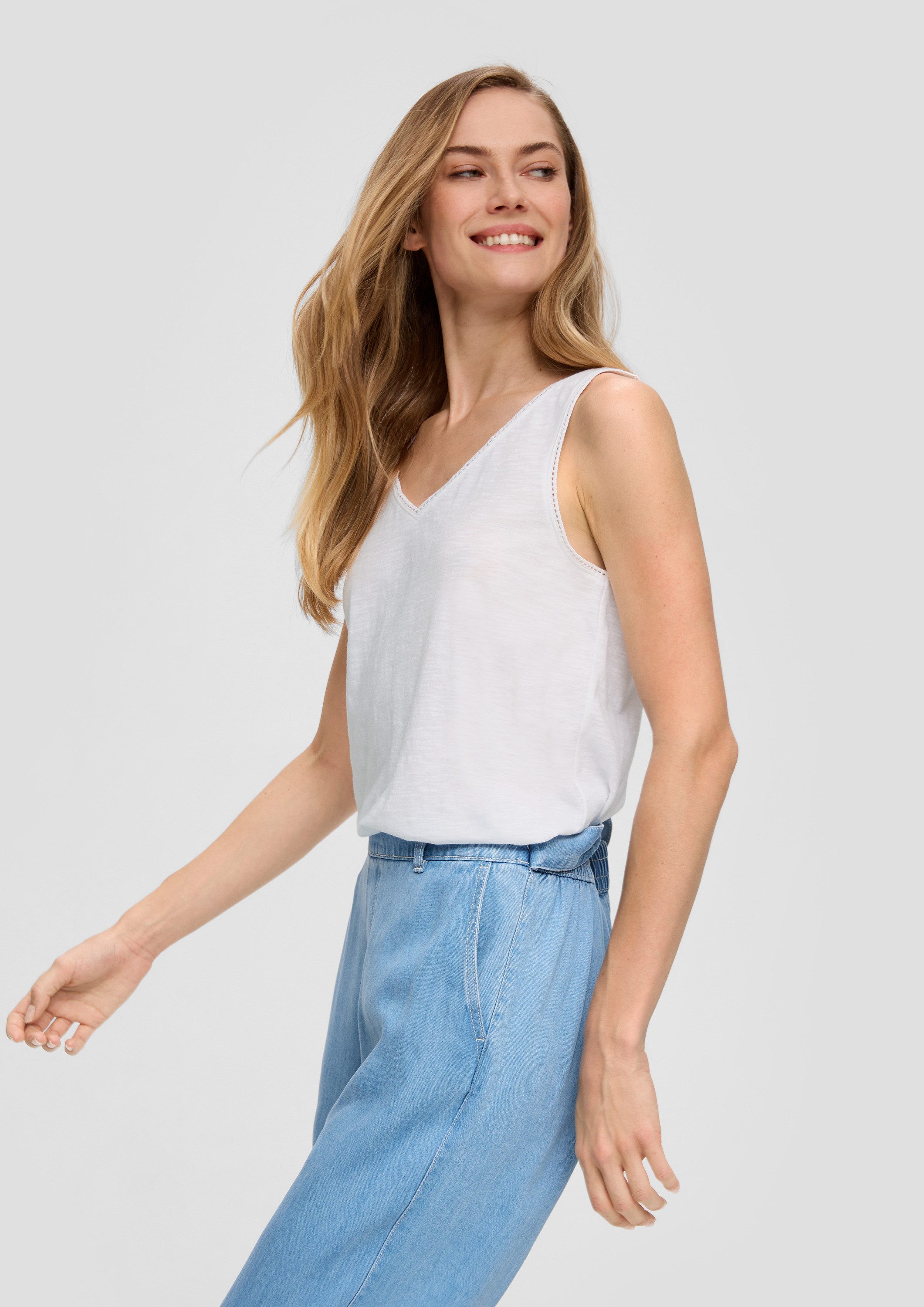 s.Oliver Muscleshirt T-Shirt Ärmelloses Top mit V-Ausschnitt und Flammgarnstruktur