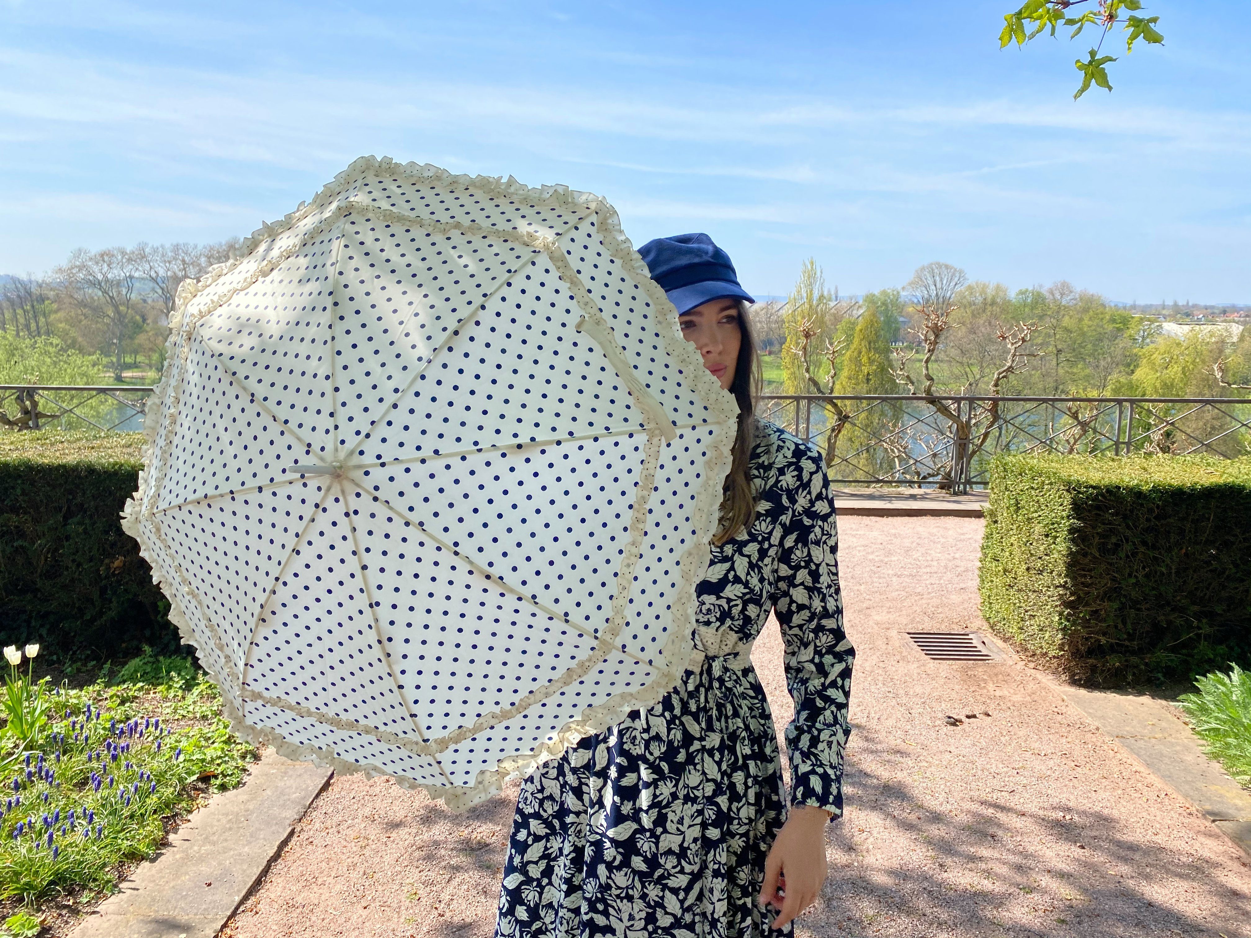 von Lilienfeld Stockregenschirm Regenschirm elfenbein zwei Sonnenschirm Hochzeitsschirm in blaun mit Punkten Mary, Rüschenkanten