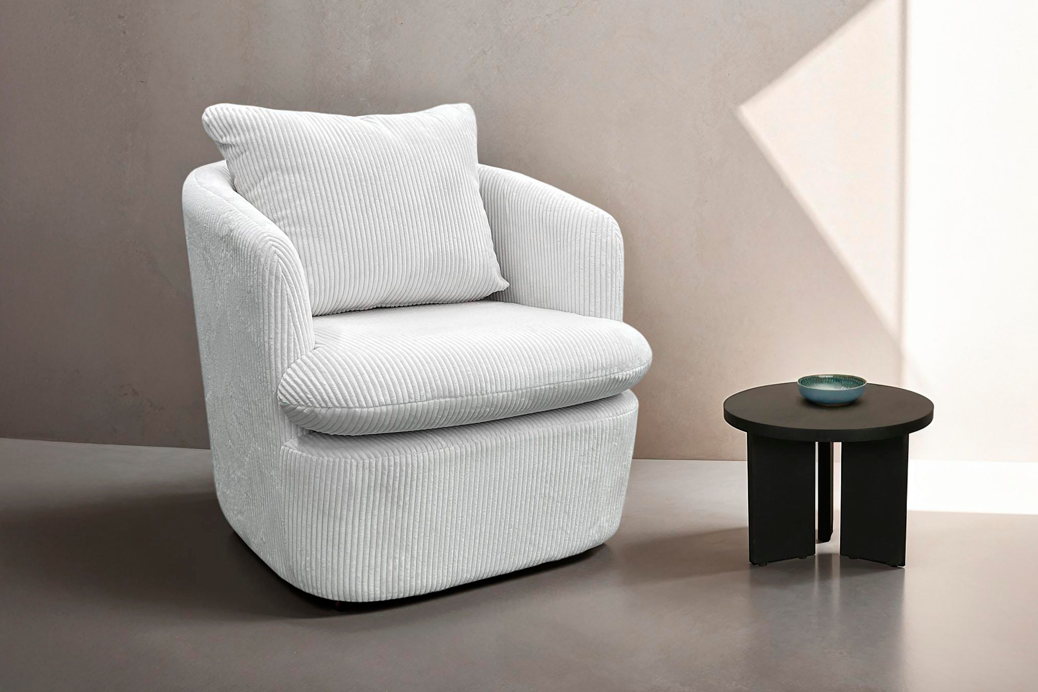 byLIVING Couchtisch Round (1-St), aus 2,5cm starkem Massivholz schwarz, einzeln oder im Set stellbar