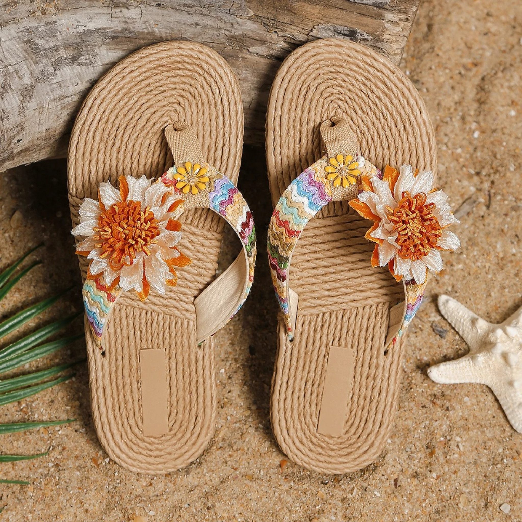 NEXORA Sommer Sandalen Damen mit Blumen – Bequeme Strandschuhe, FlipFlops Badeschuh Blumenverzierte Damen-Zehentrenner mit weicher Innensohle