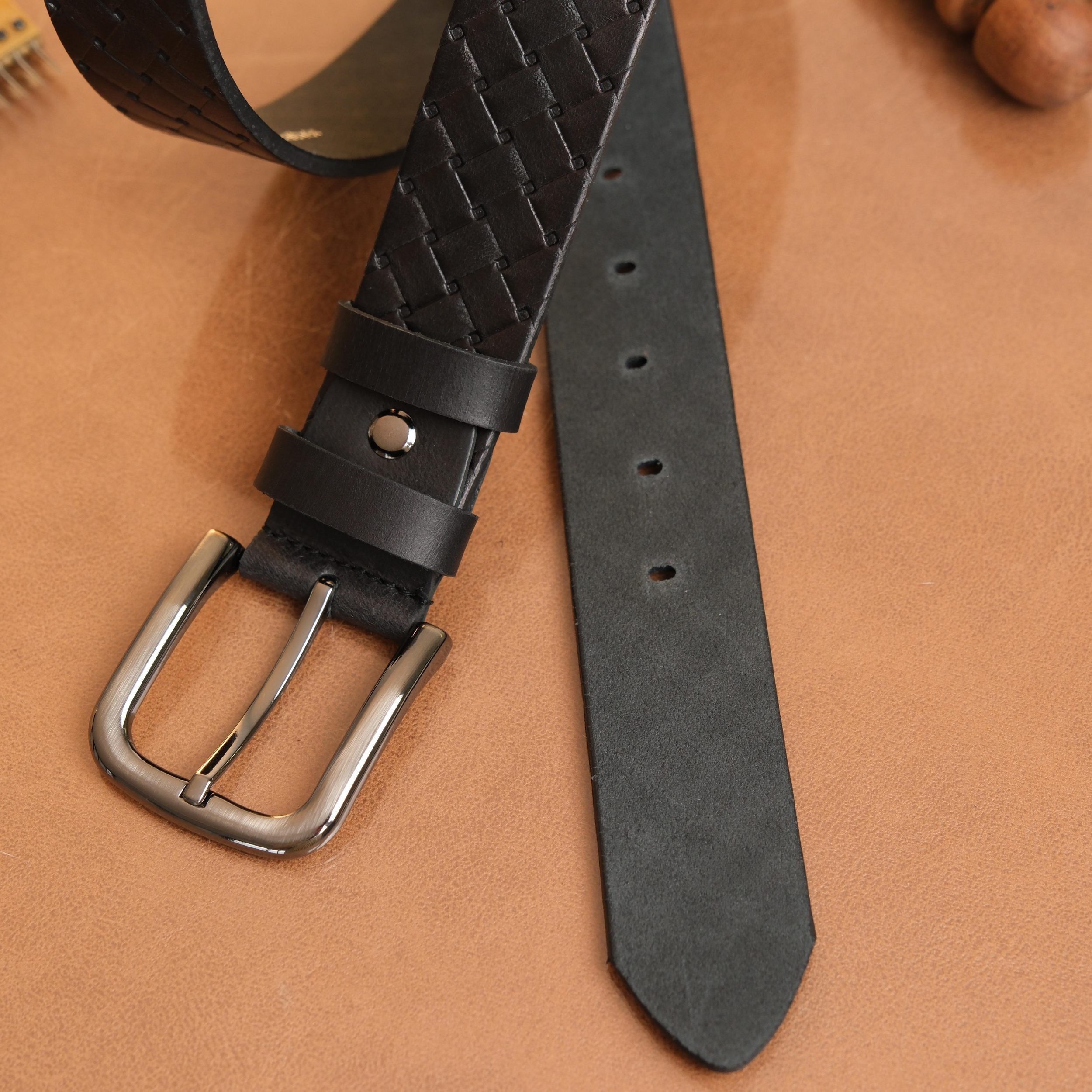 herémood Ledergürtel Gürtel Herren 4cm breit Ledergürtel Jeans Premium Geschenke für Männer (100 % Echtleder Gürtel handgefertigt, hochwertig verarbeitet, kürzb – Bild 5 von 5