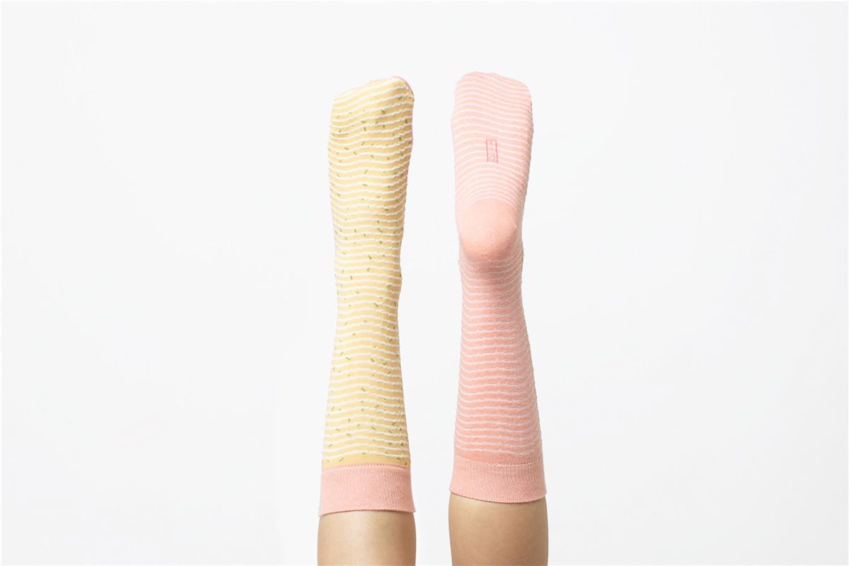 DOIY Socken Ramen Socks (Box, 2-Paar, Strümpfe geformt als Ramen-Gericht im Pott) Fun Geschenkidee für Asien Liebhaber