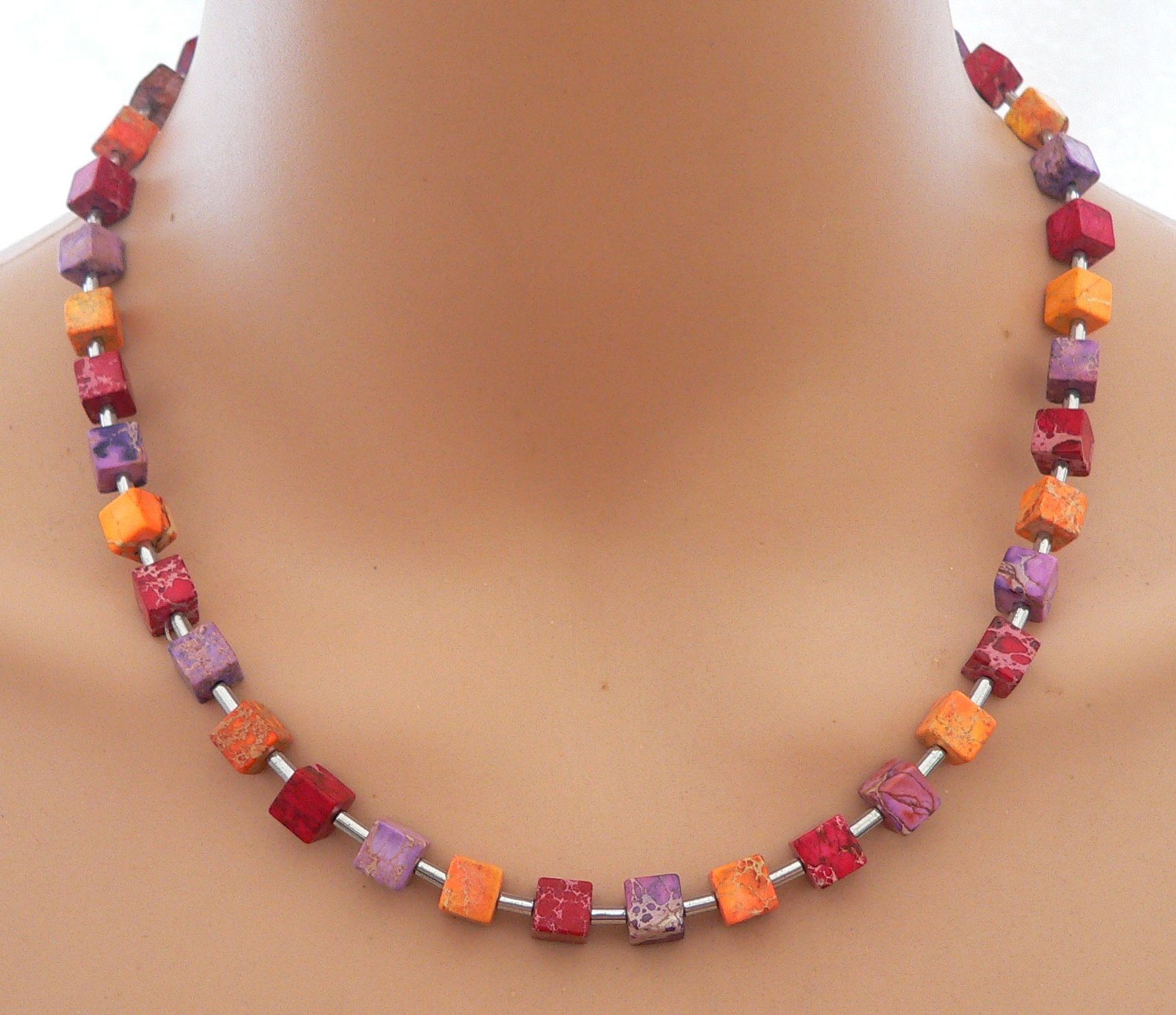 traumschmuck Collier 213n Collier Edelstein Impressions JASPIS Würfel orange, rot, lila (Geschenk, Muttertag, Weihnachten, Geburtstag, Valentinstag, inkl. Schmuckbox), handgefertigt, verstellbare Gesamtlänge