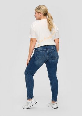 QS 5-Pocket-Jeans Jeans / Mid Rise / Skinny Leg Waschung, Label-Patch