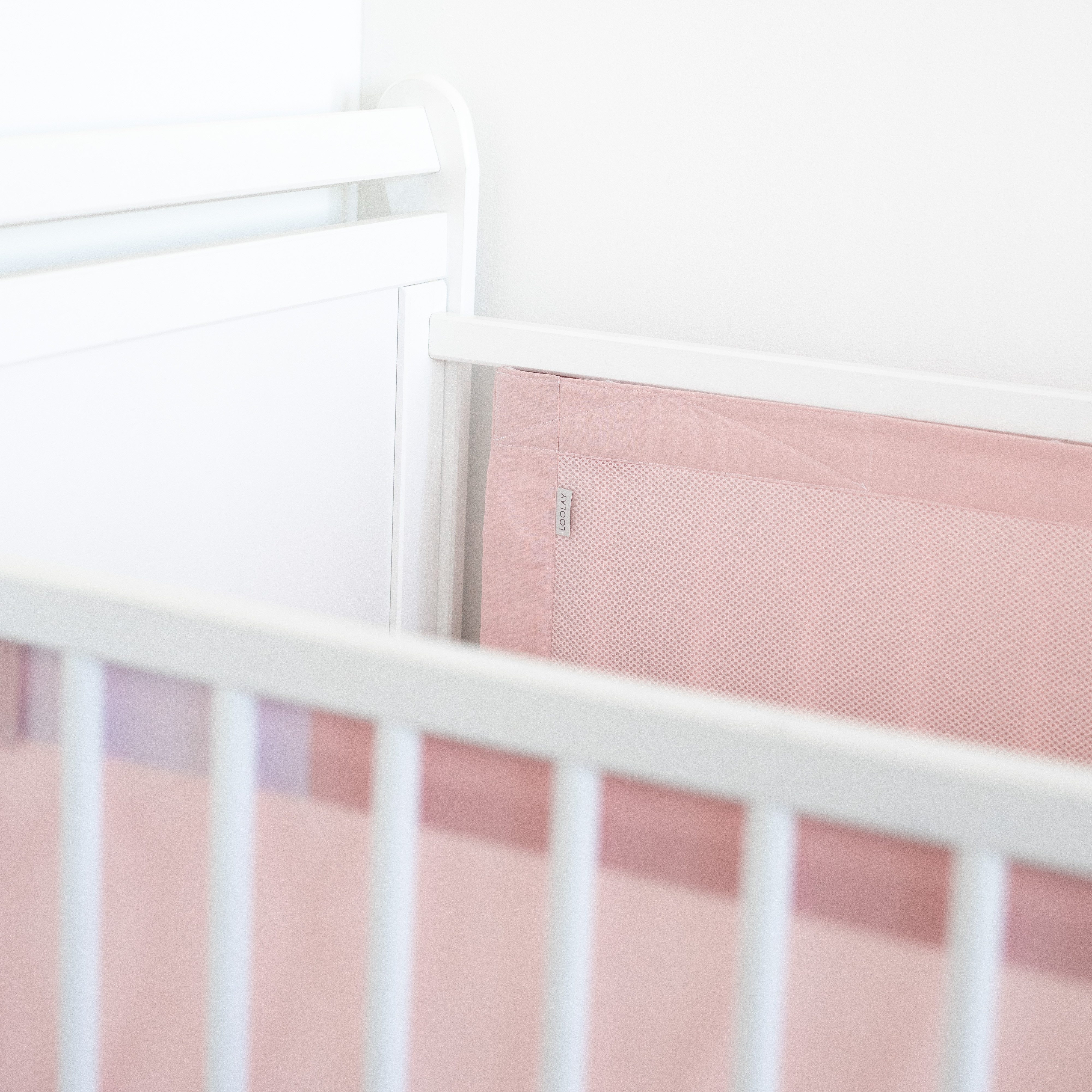 Loolay Babybett Bettumrandung Mesh atmungsaktiv 120x60/140x70 cm für Gitterbett, 2-tlg. Set 5 mm Netzstoff Schutz Klettverschluss europäische Stoffe