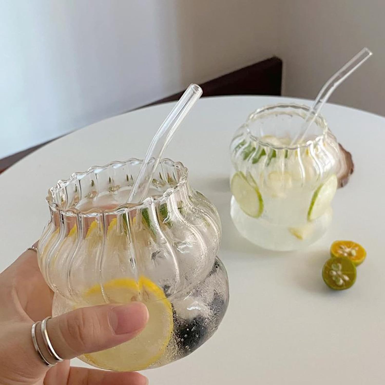 LA CUTE Glas Vintage Glasbecher Set 3 Größen 410–650 ml Strohhalmen Borosilikatglas, 6-tlg., Borosilikatglas, Hitzebeständig, leicht, transparent, inklusive pas – Bild 3 von 5