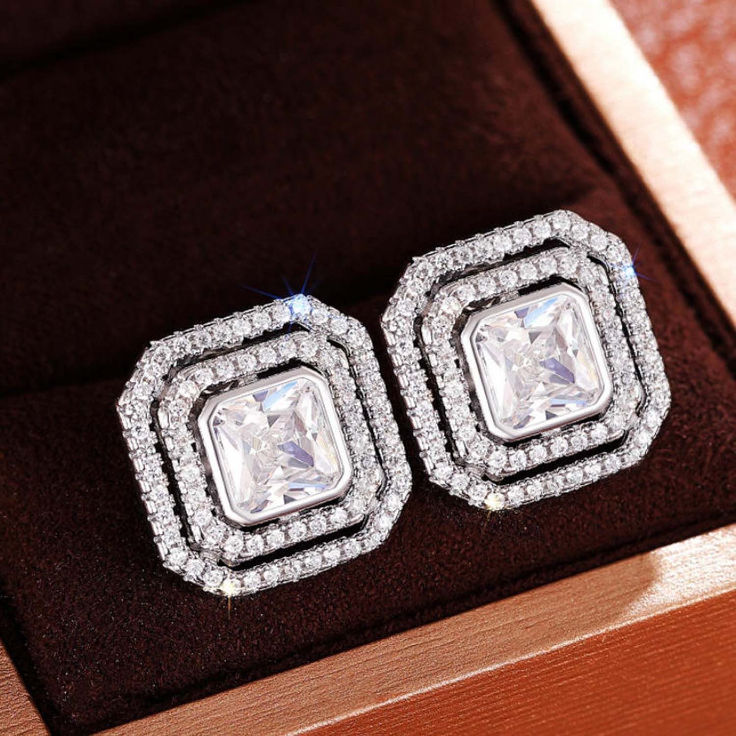 Innolea Ohrring-Set Ohrstecker mit dreifachem Halo-Zirkonia – Statement-Ohrringe für Damen