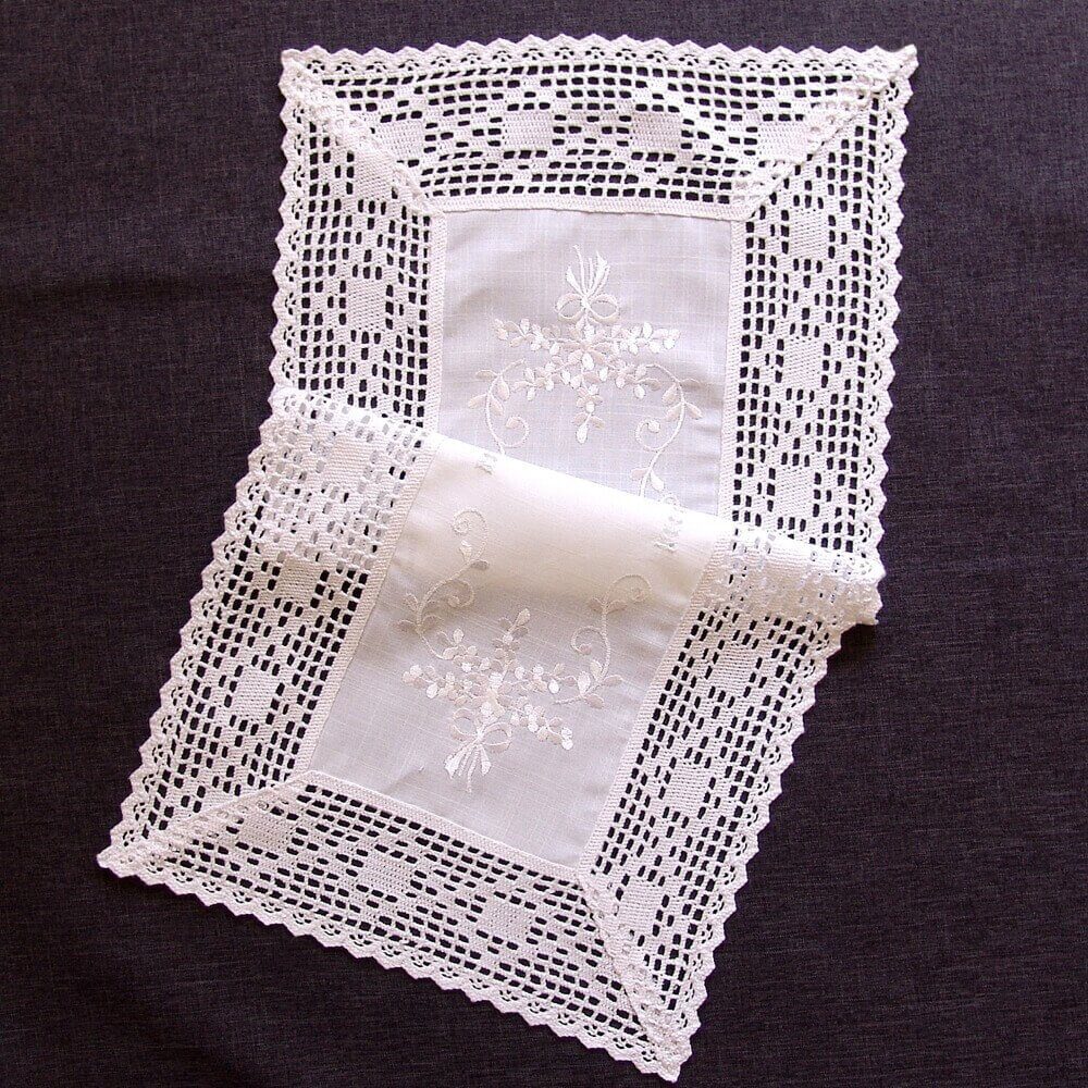 matches21 HOME & HOBBY Tischdecke Tischläufer BRIT Häkelkante & Stick Landh günstig online kaufen