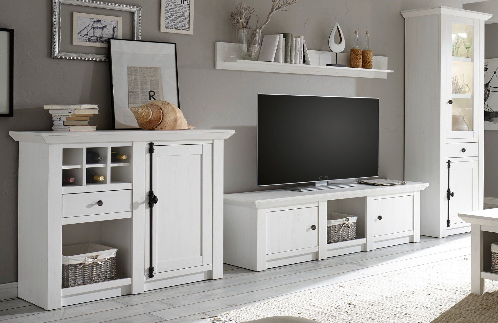 Furn.Design Wohnwand Hooge, (Schrankwand in Pinie weiß Landhaus, Set 4-teilig ca. 340 x 207 cm), mit Drehriegeln Antik